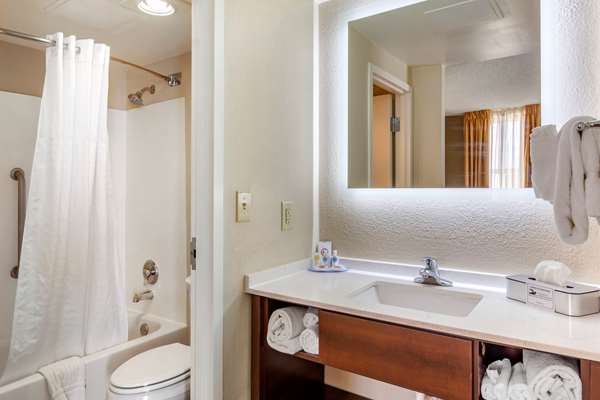 Suite - Comfort Inn Staunton - I-81, Exit 222