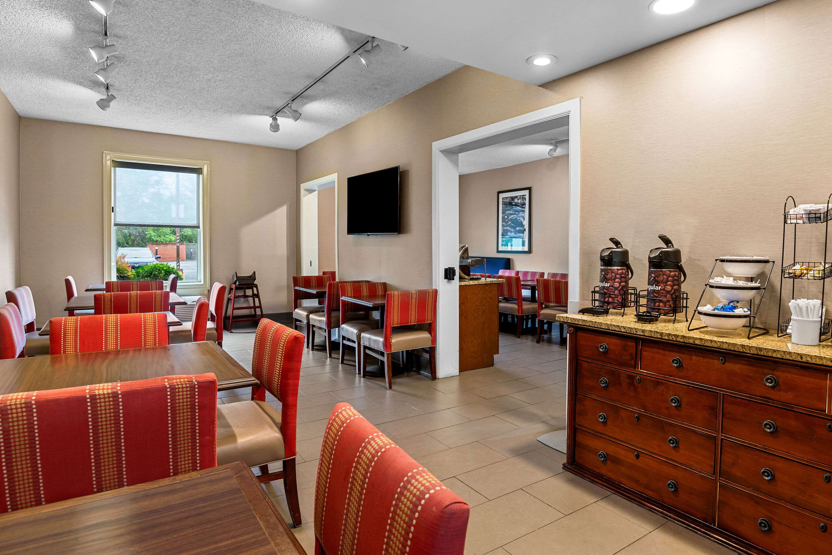 Breakfast area