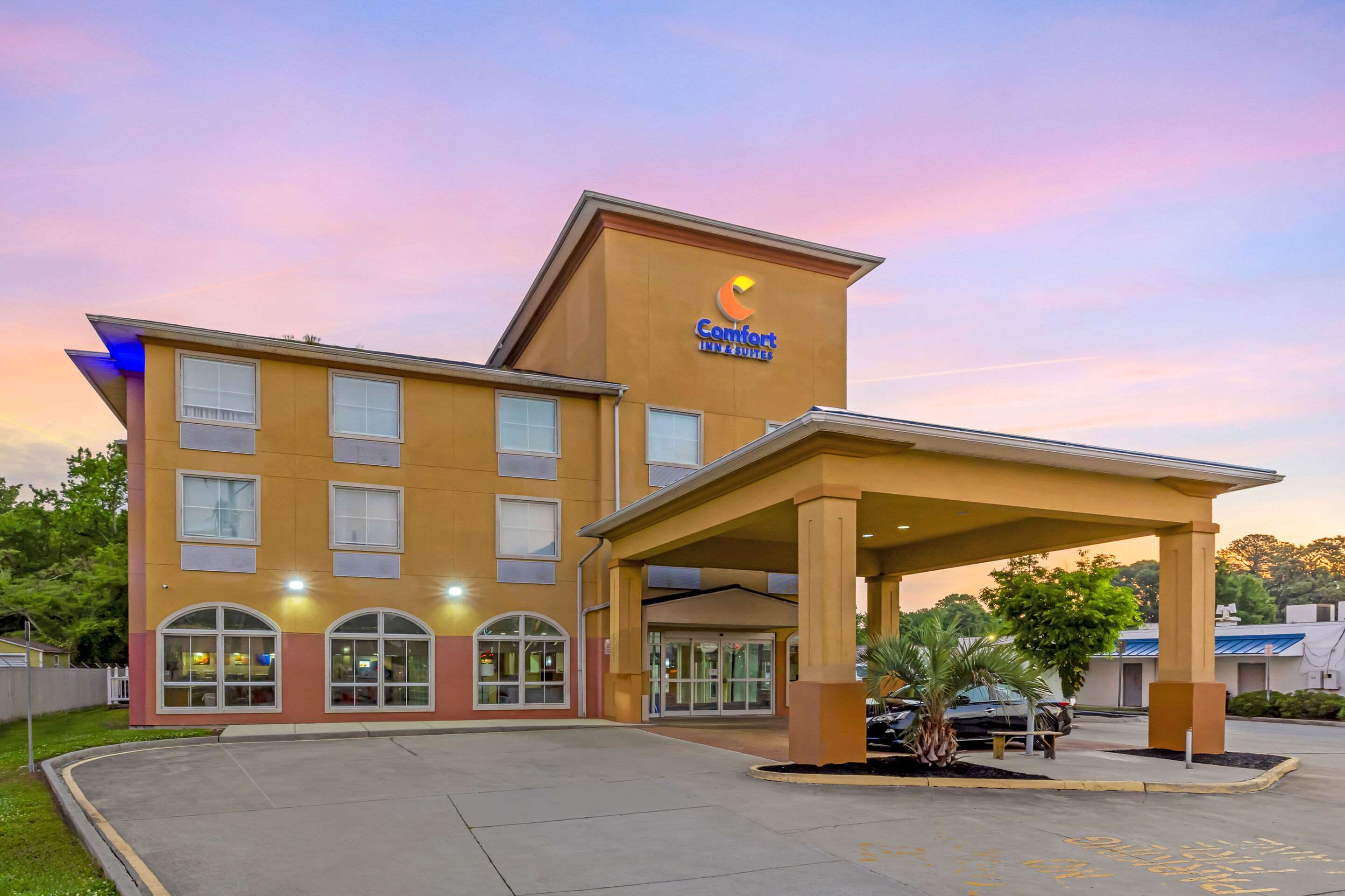 Twilight | Comfort Inn & Suites Chesapeake - Portsmouth