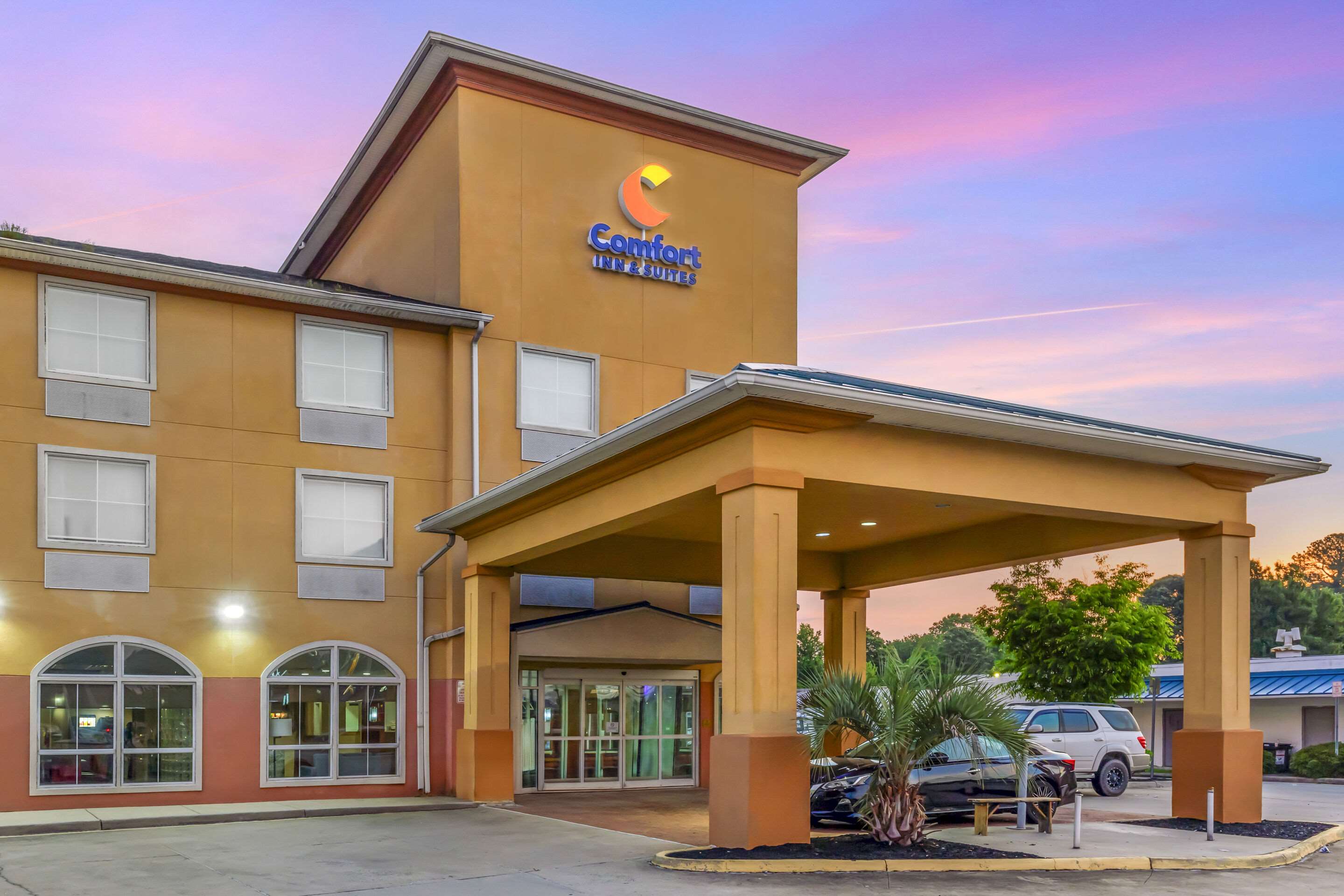 Twilight | Comfort Inn & Suites Chesapeake - Portsmouth