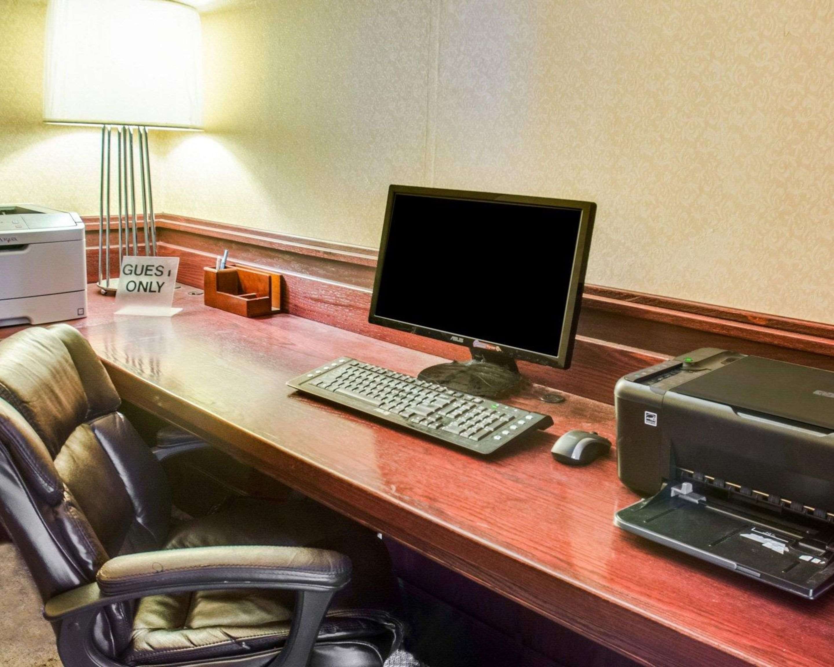 Business center | Clarion Inn
