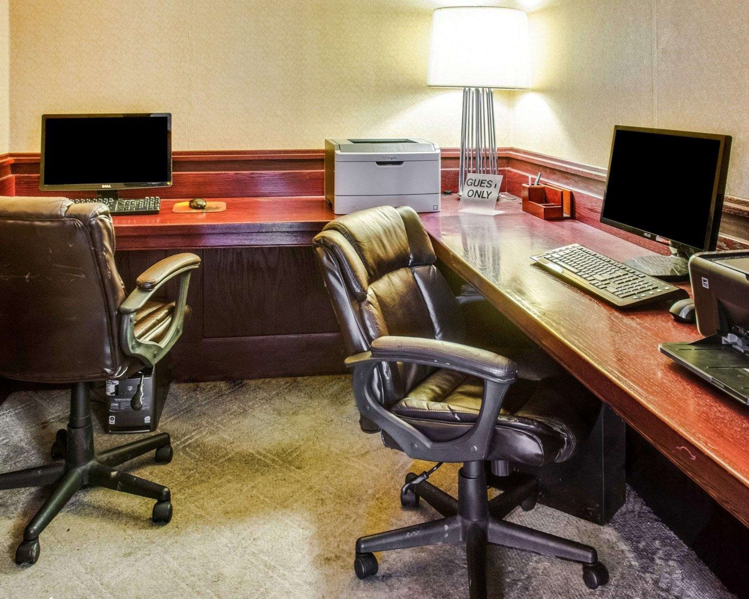 Business center | Clarion Inn
