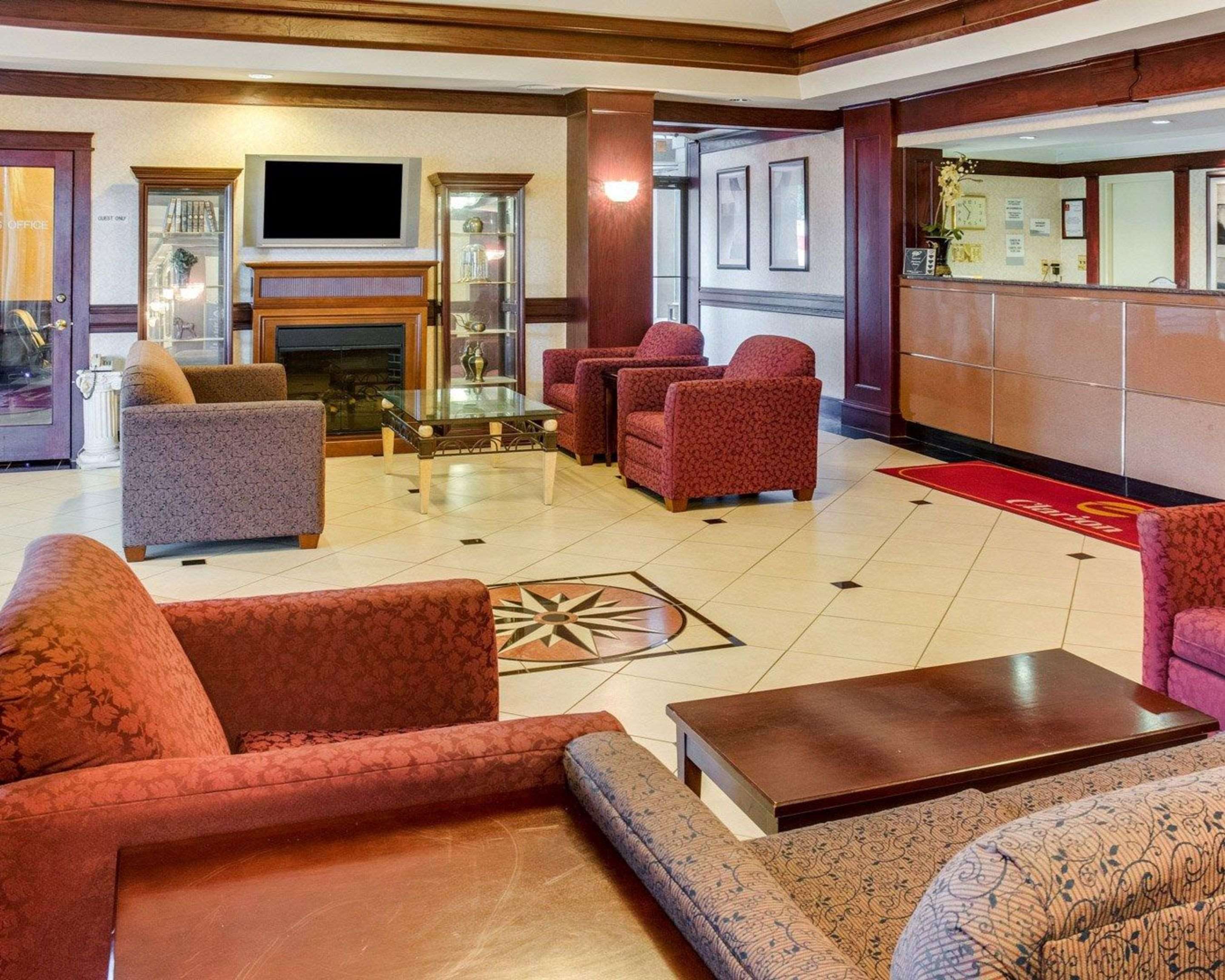 Hotel lobby | Clarion Inn