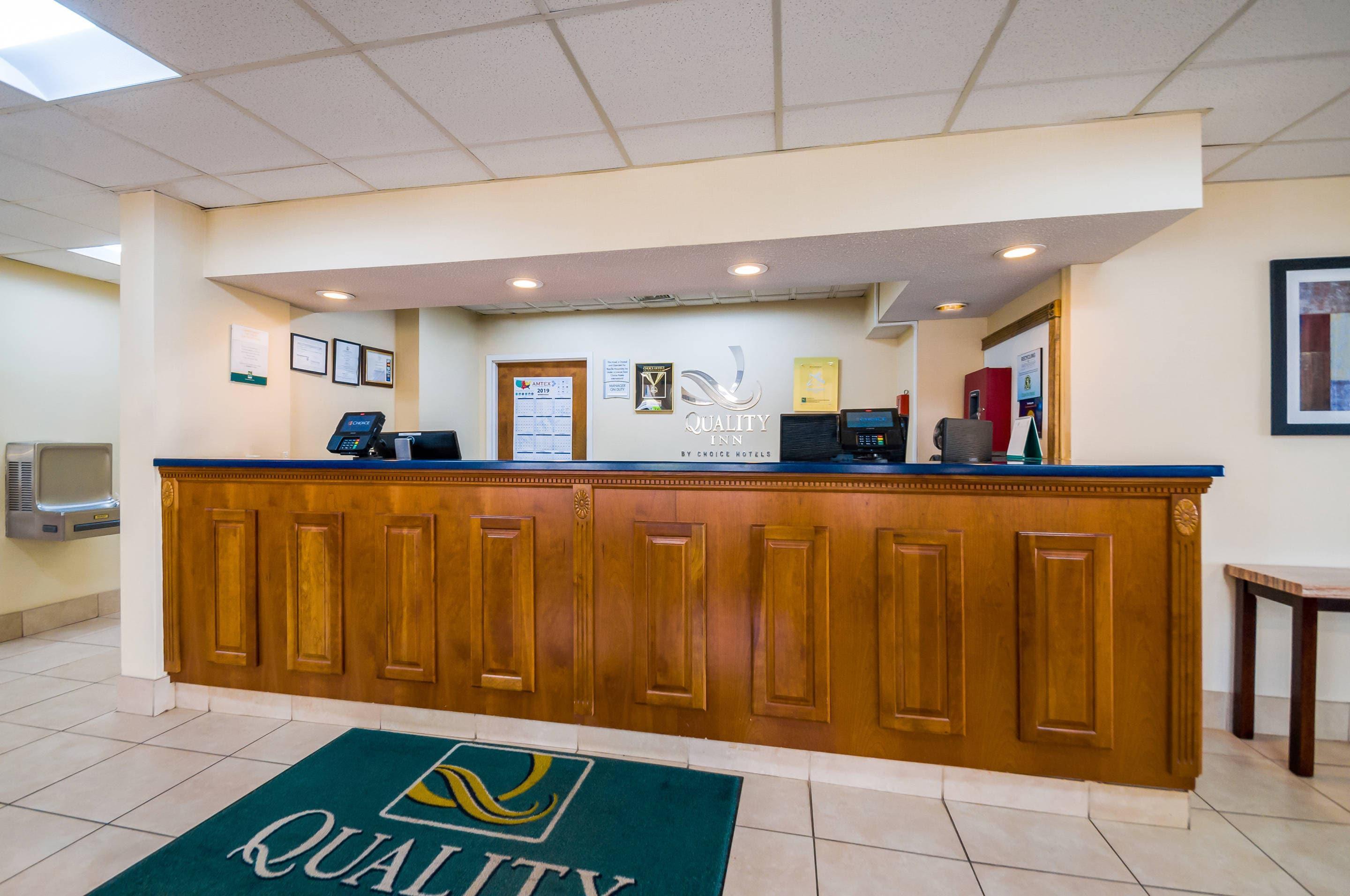 Front desk | Quality Inn Fredericksburg, Central Park Area