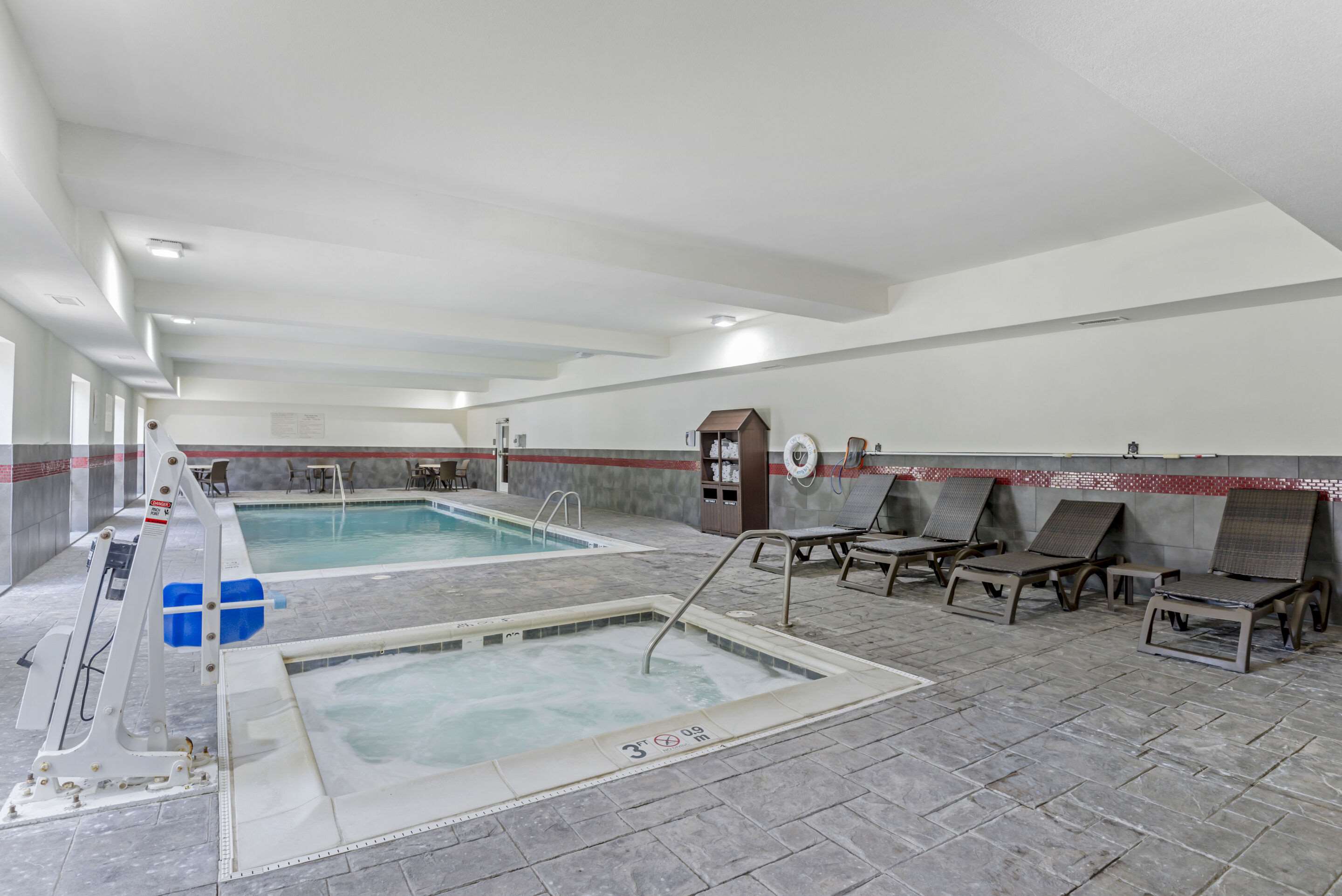 Indoor heated pool | Comfort Suites At Virginia Center Commons