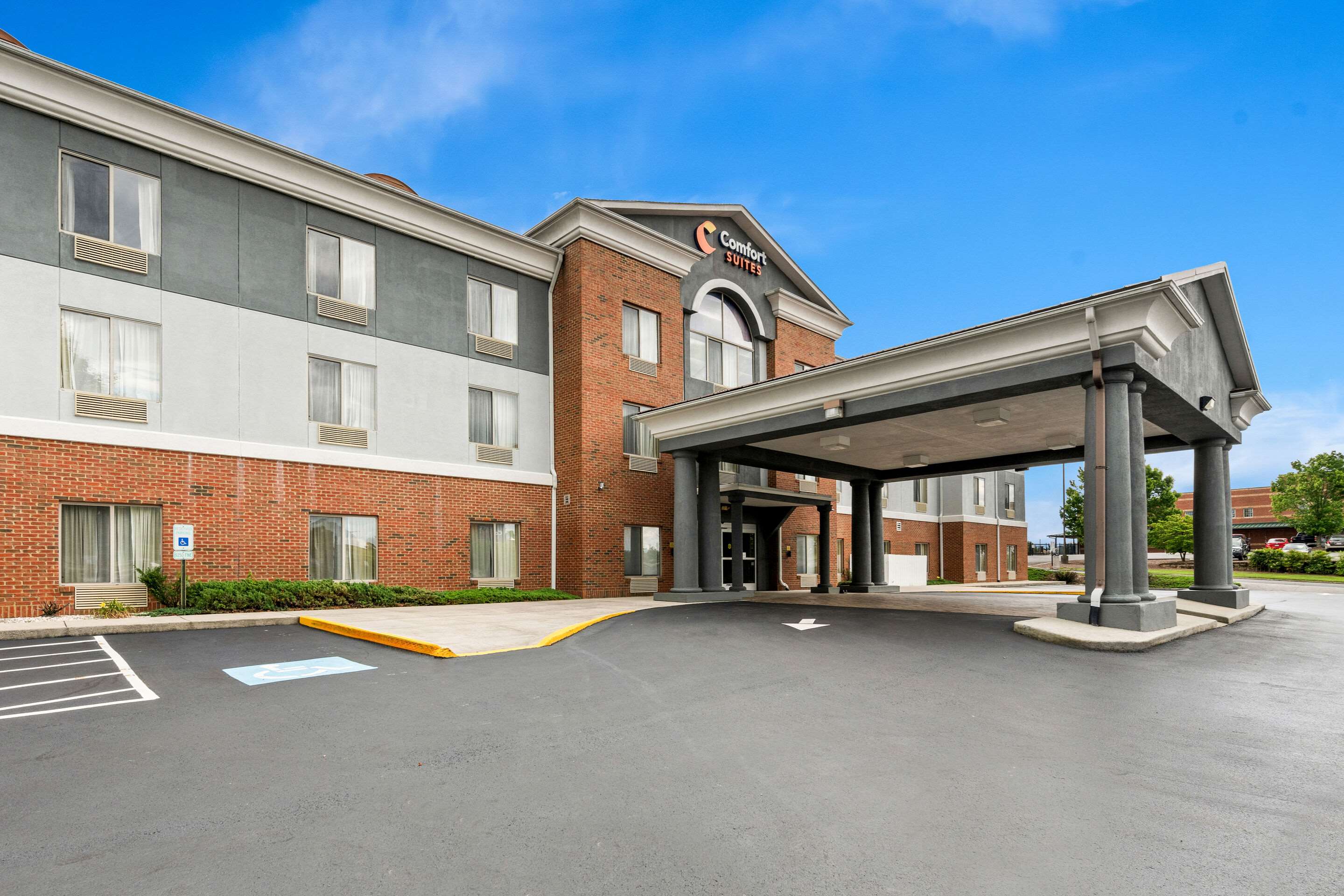 Hotel exterior | Comfort Suites Abingdon I-81