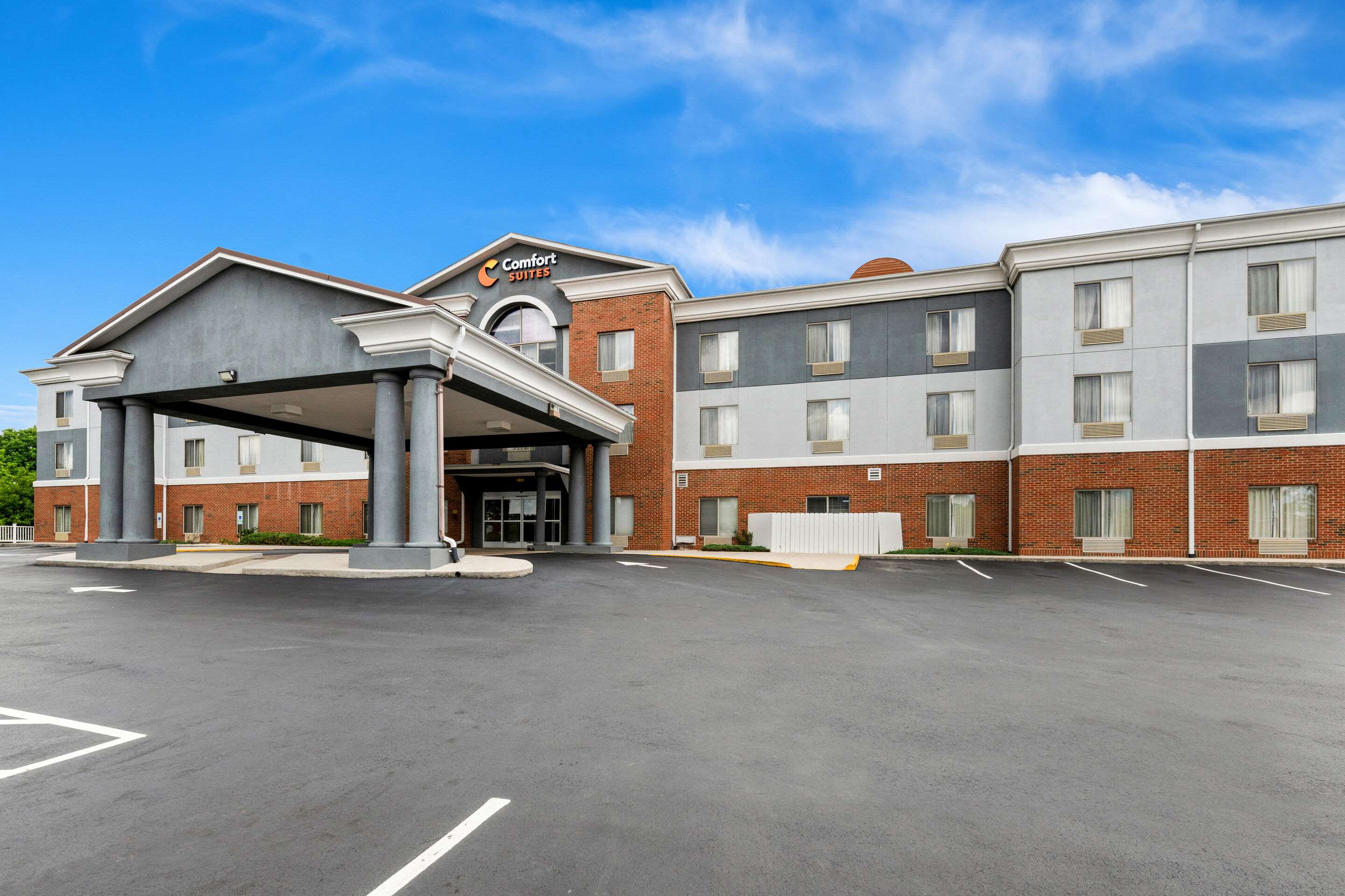 Hotel exterior | Comfort Suites Abingdon I-81