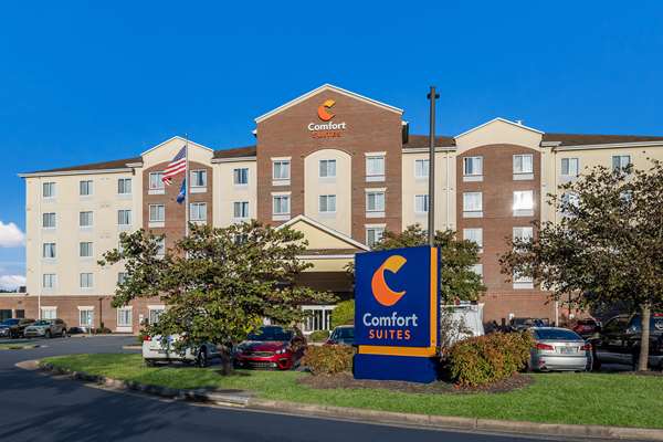 Exterior view - Comfort Suites Suffolk