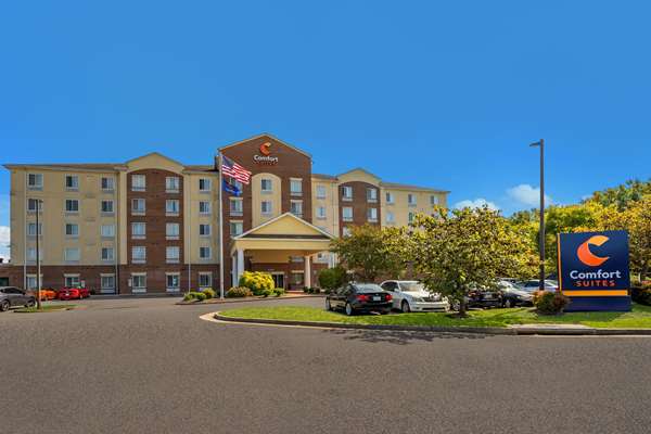 Exterior view - Comfort Suites Suffolk