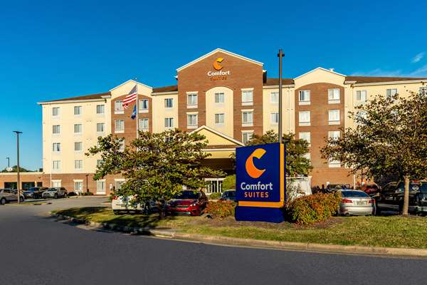 Exterior view - Comfort Suites Suffolk