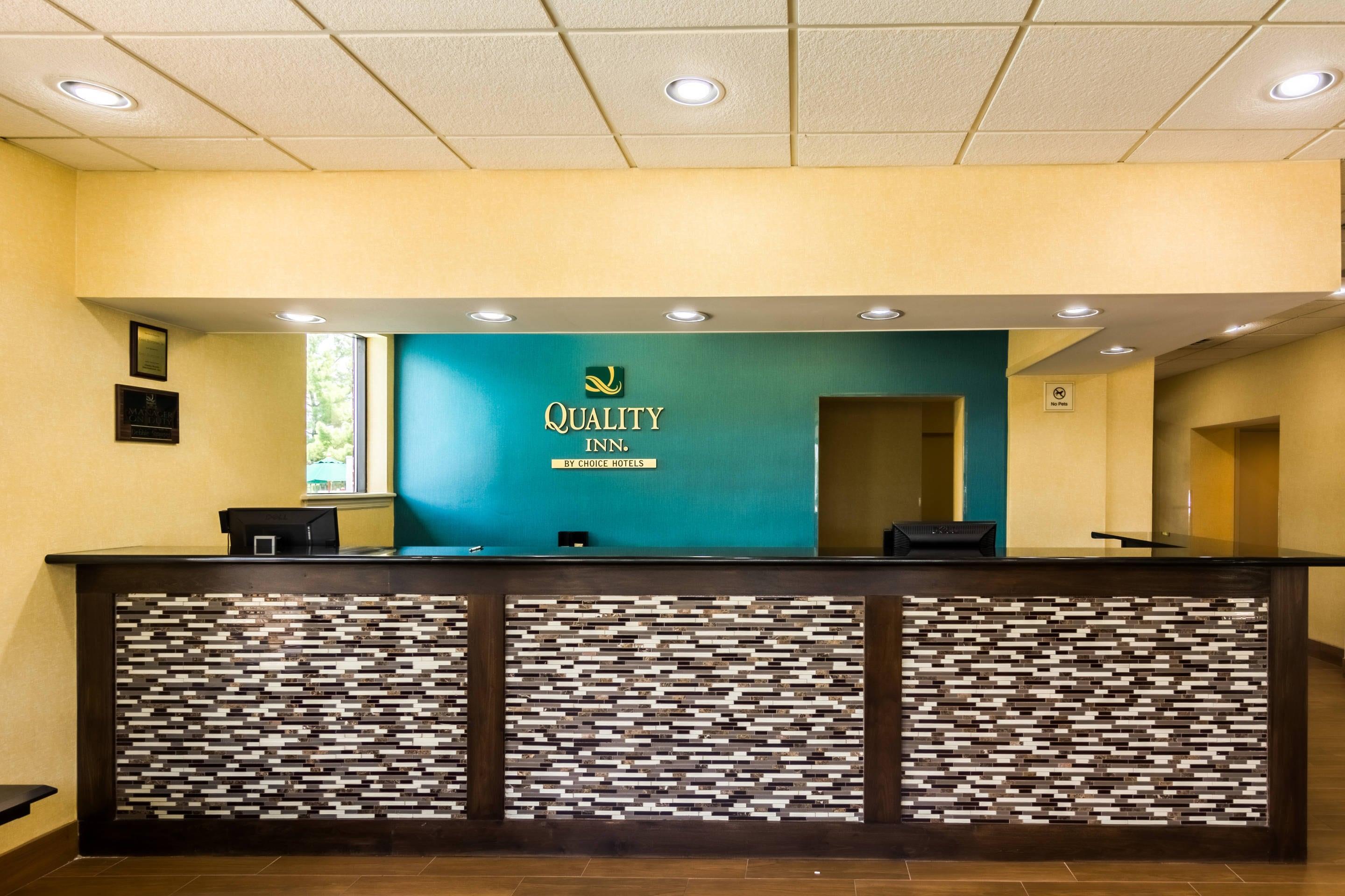 Hotel lobby | Quality Inn Manassas