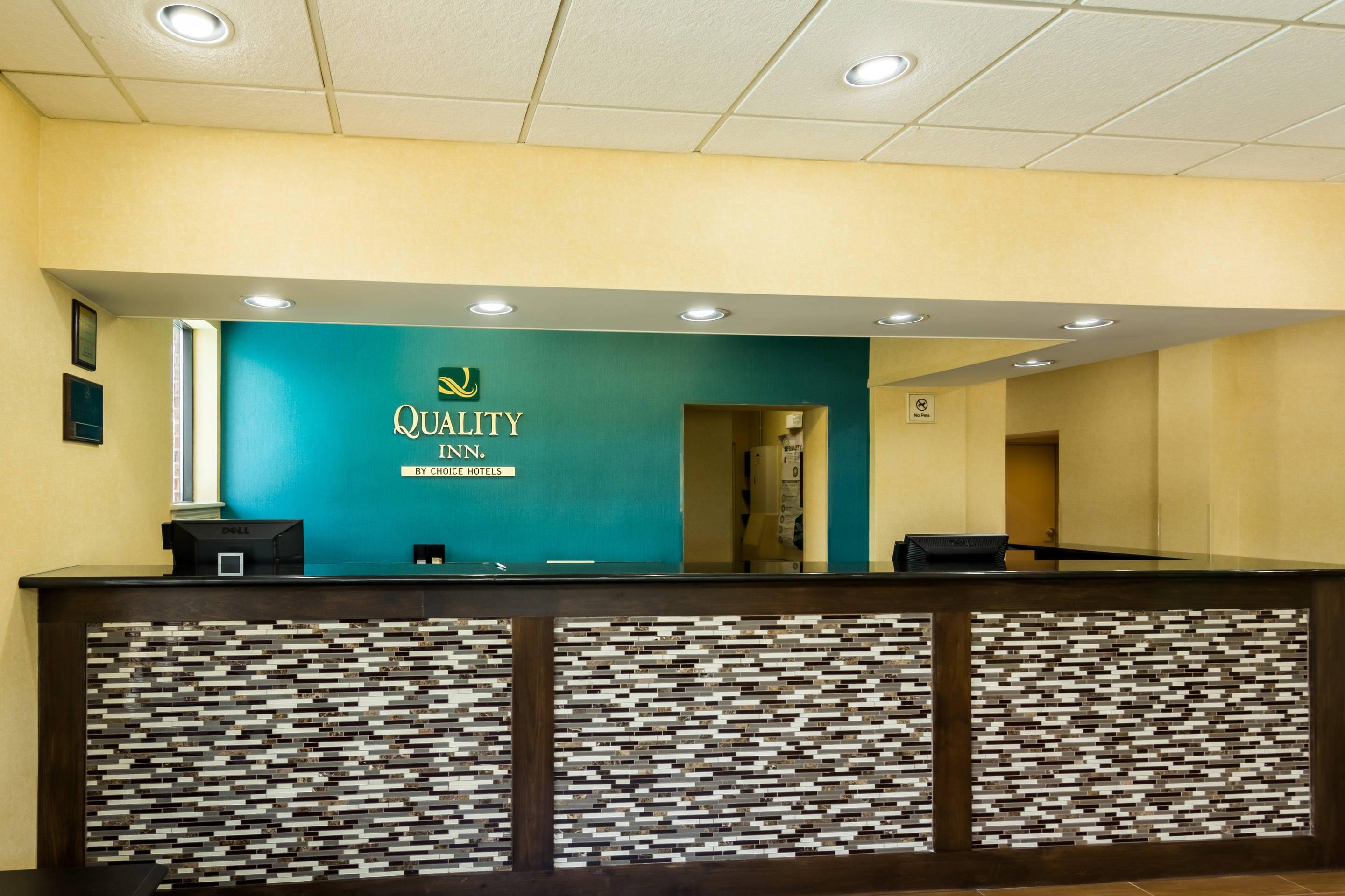 Hotel lobby | Quality Inn Manassas