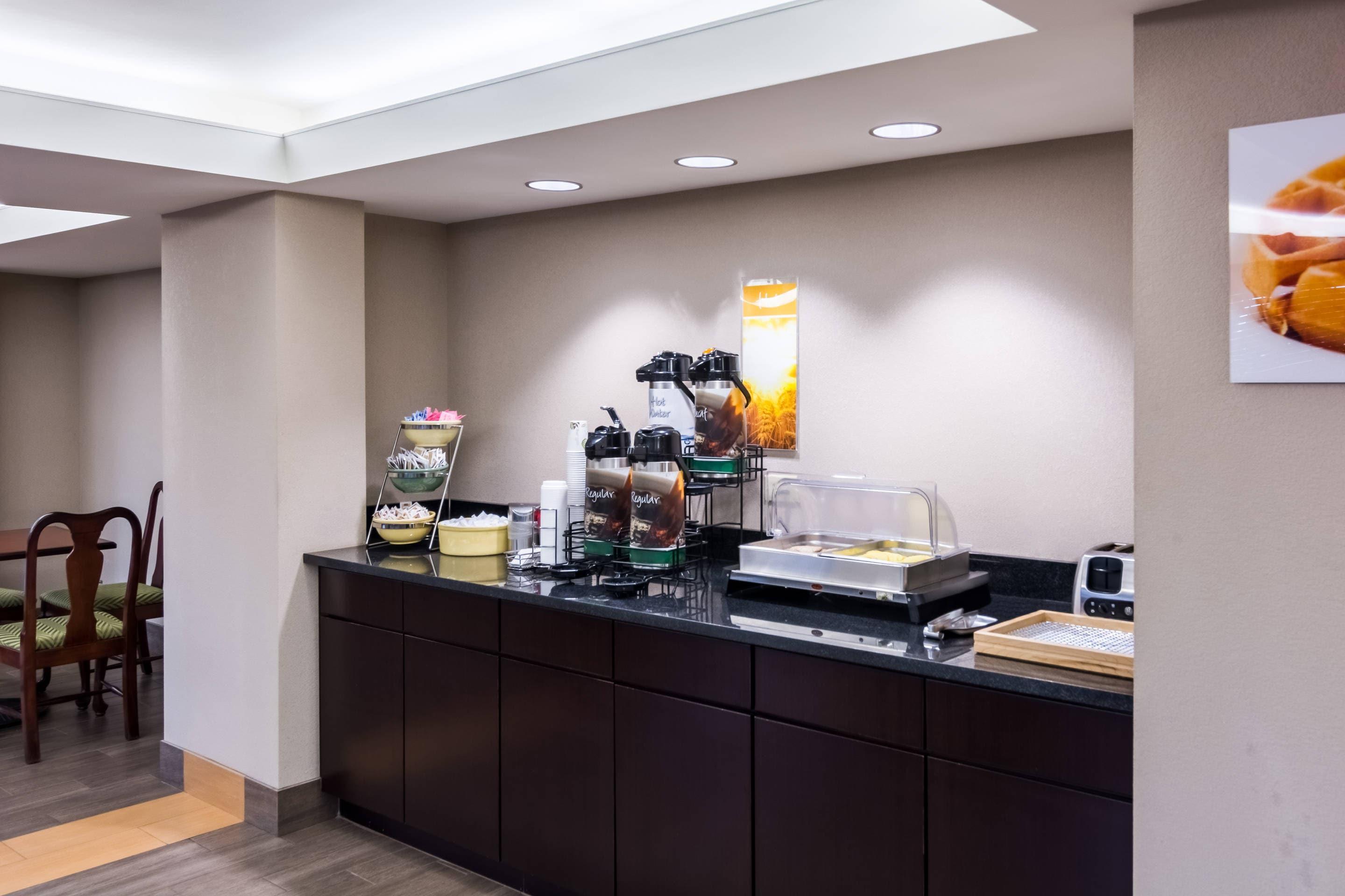 Breakfast area | Quality Inn Manassas