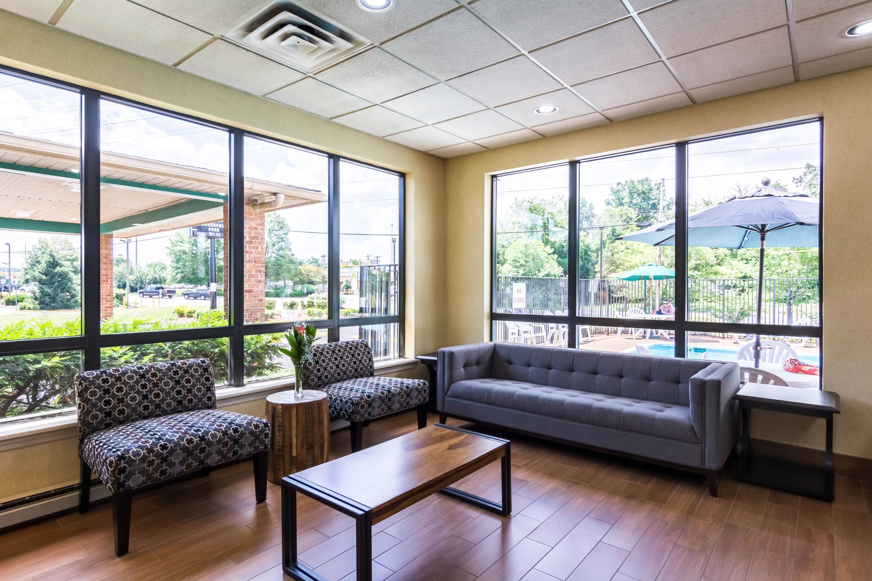 Hotel lobby | Quality Inn Manassas