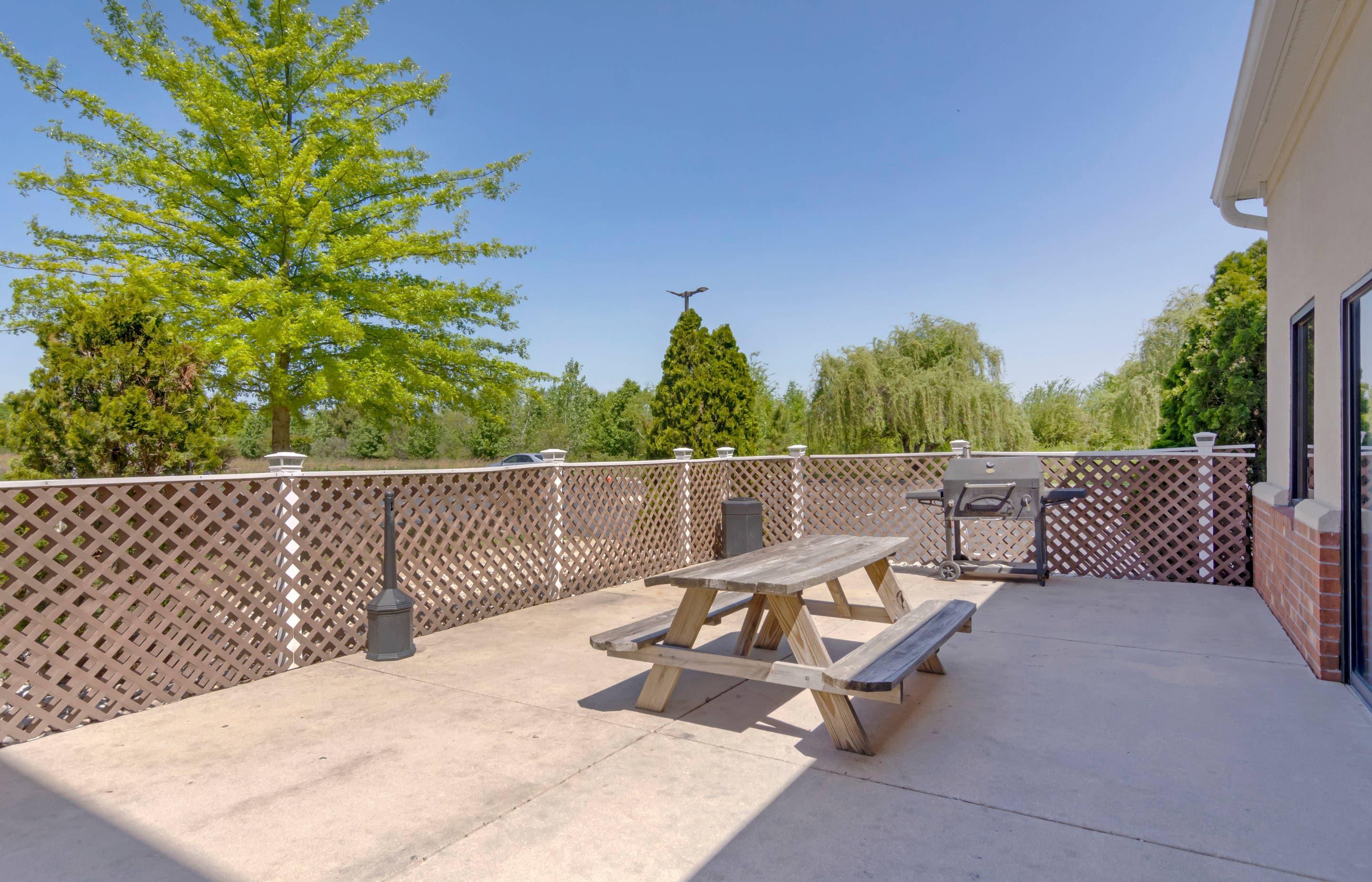 Barbecue area | Sleep Inn & Suites near Fort Gregg-Adams