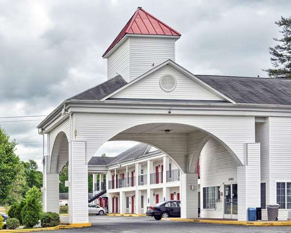Exterior view - Econo Lodge Ruther Glen - I-95 Exit 104