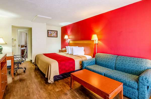  - Econo Lodge Martinsville
