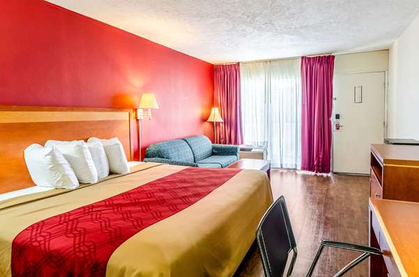  - Econo Lodge Martinsville