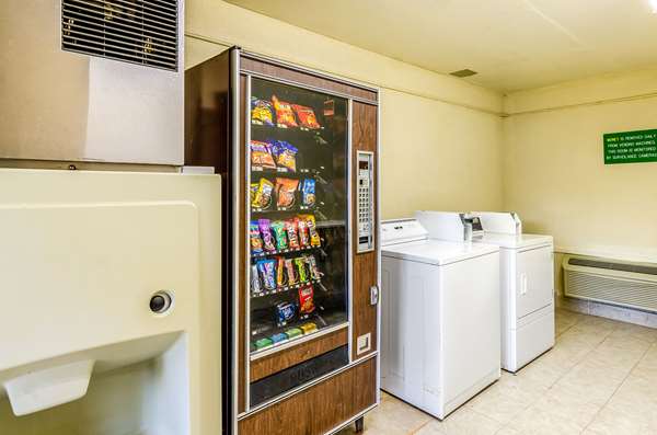  - Econo Lodge Martinsville