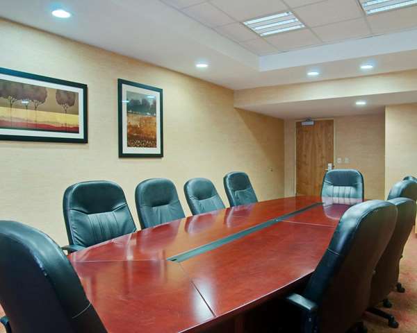  - Comfort Suites Salem - I-81, Exit 137