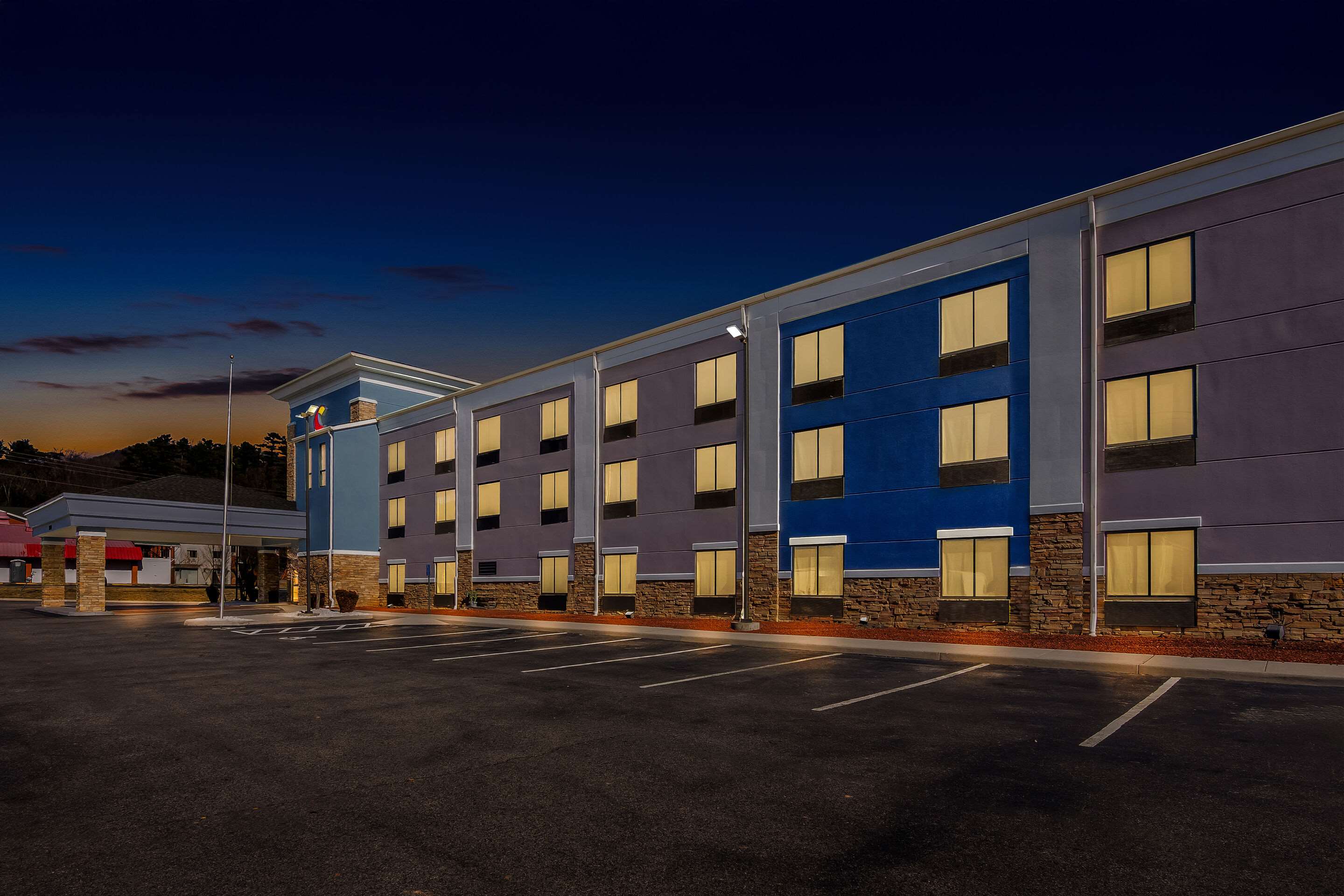 Hotel exterior | Comfort Suites Salem-Roanoke I-81