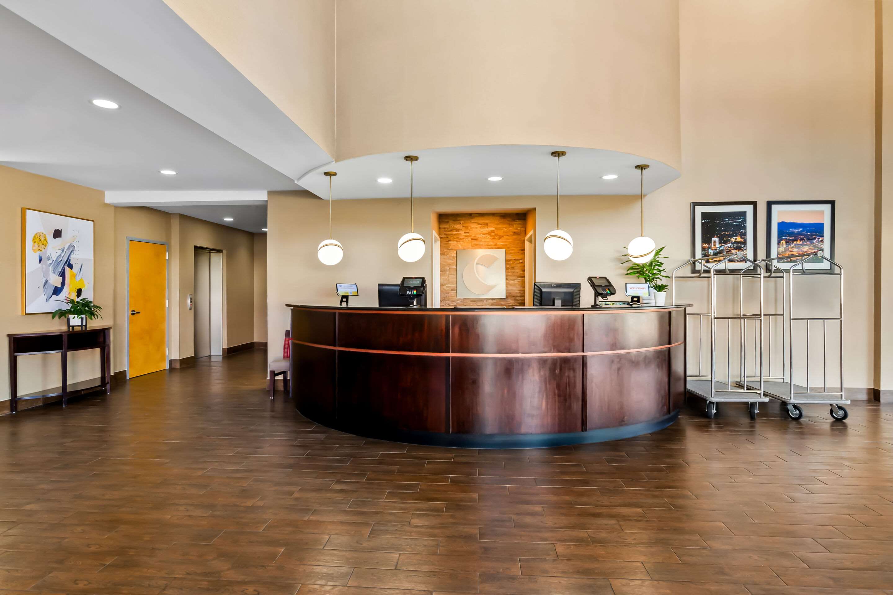 Front desk | Comfort Suites Salem-Roanoke I-81