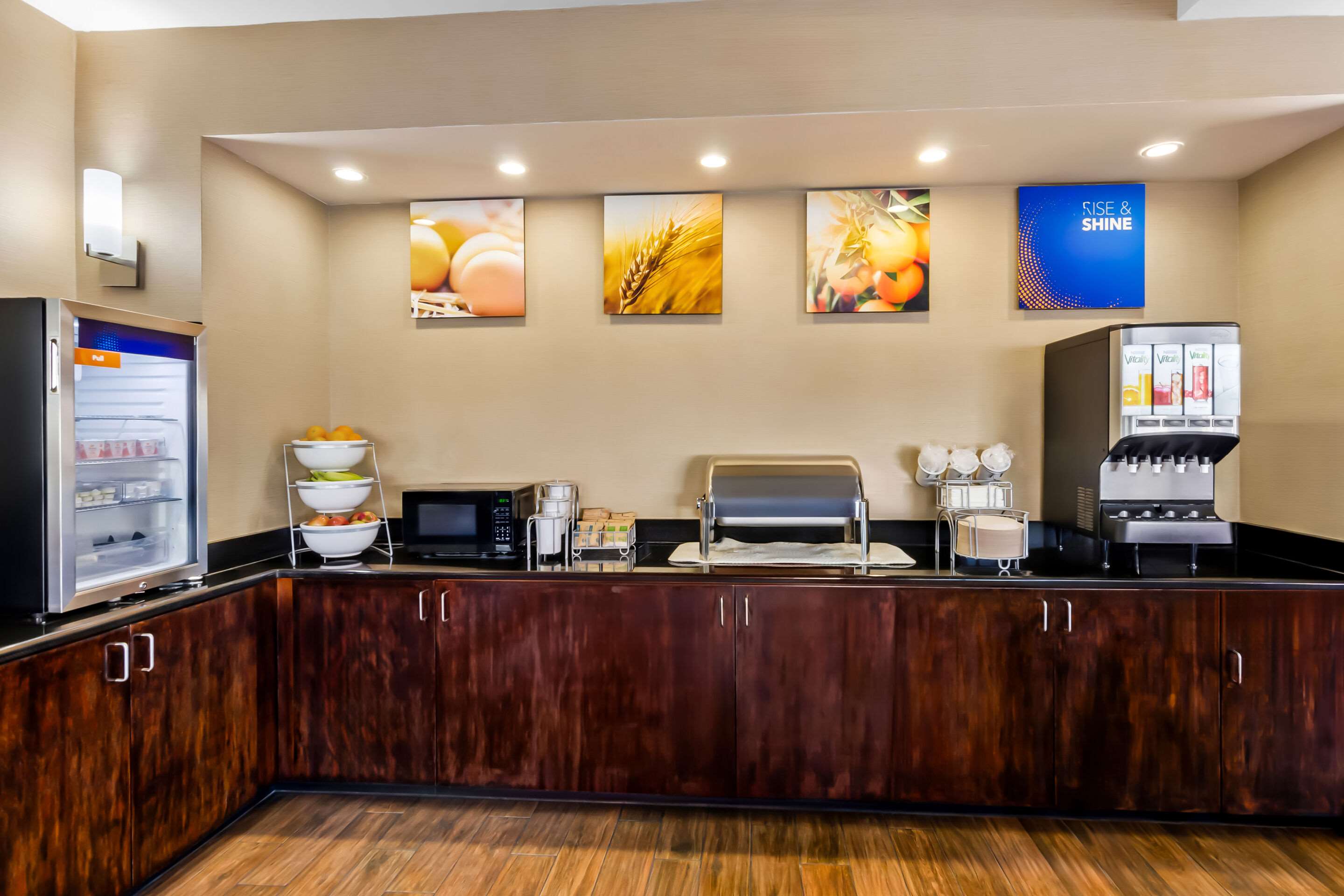 Breakfast counter | Comfort Suites Salem-Roanoke I-81