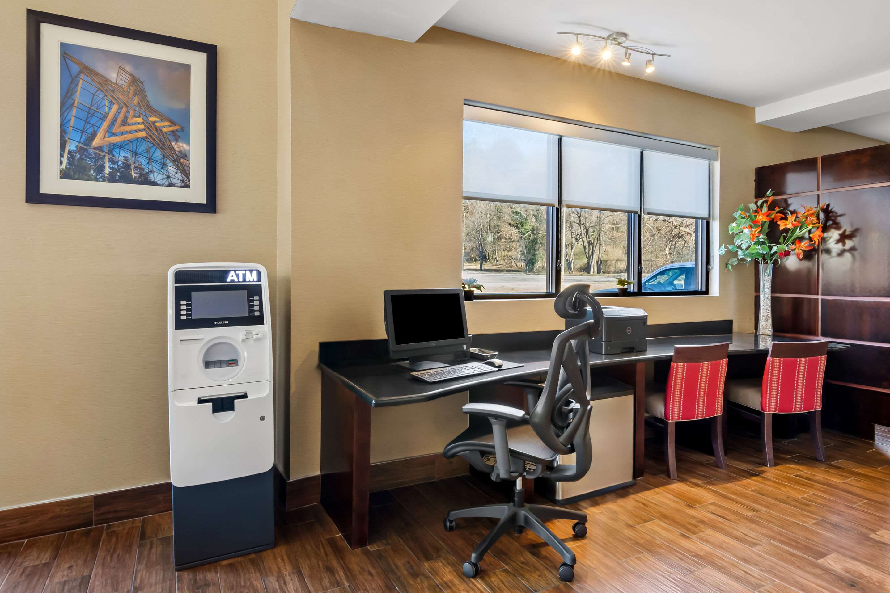 Computer in the lobby | Comfort Suites Salem-Roanoke I-81