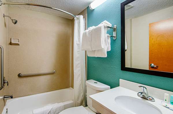  - Quality Inn & Suites Bristol - I-81, Exit 7