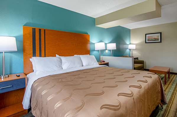 Suite - Quality Inn & Suites Bristol - I-81, Exit 7