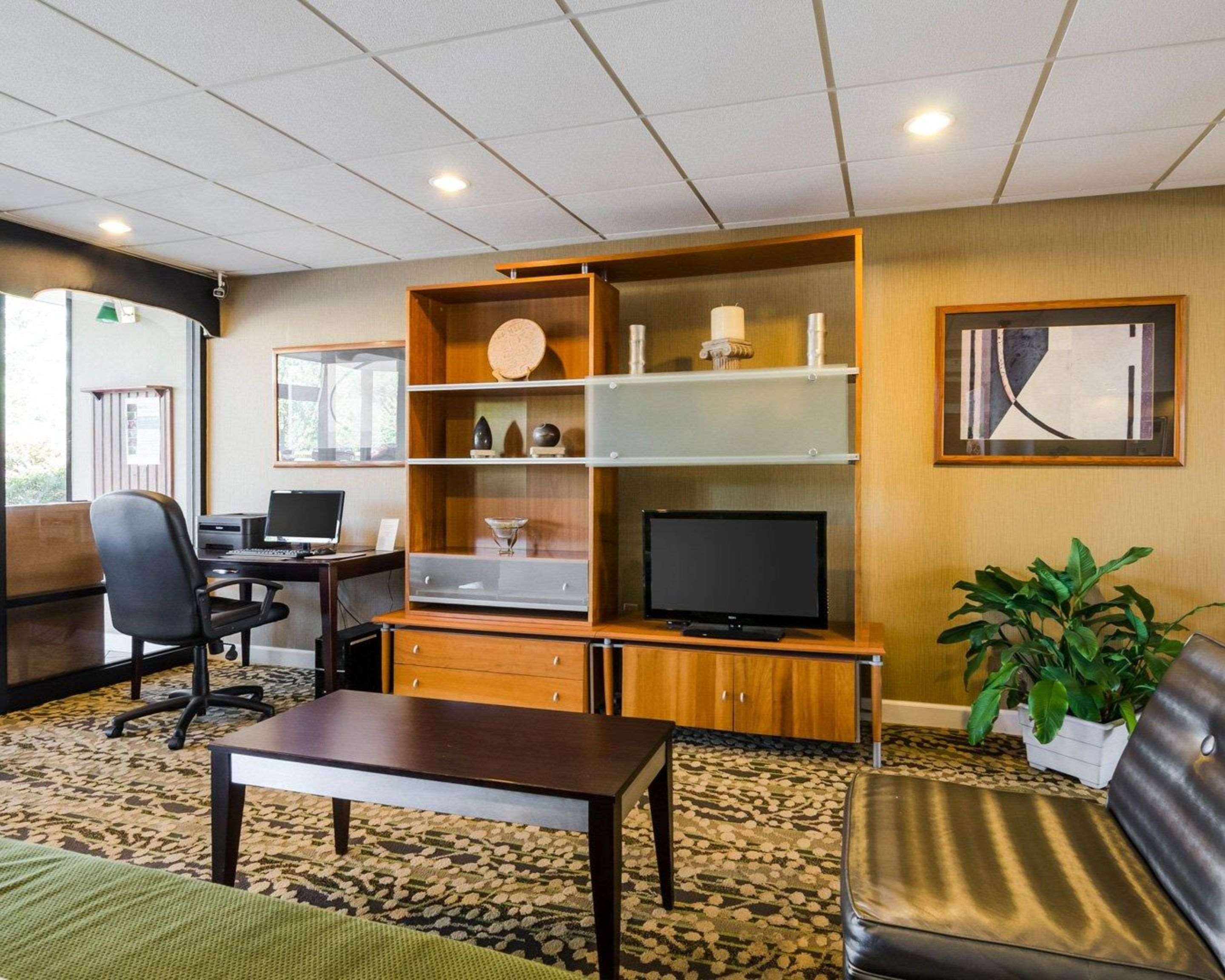 Lobby with sitting area