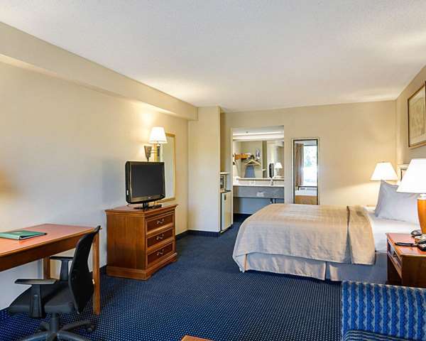  - Quality Inn Troutville - I-81, Exit 150A