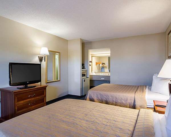  - Quality Inn Troutville - I-81, Exit 150A