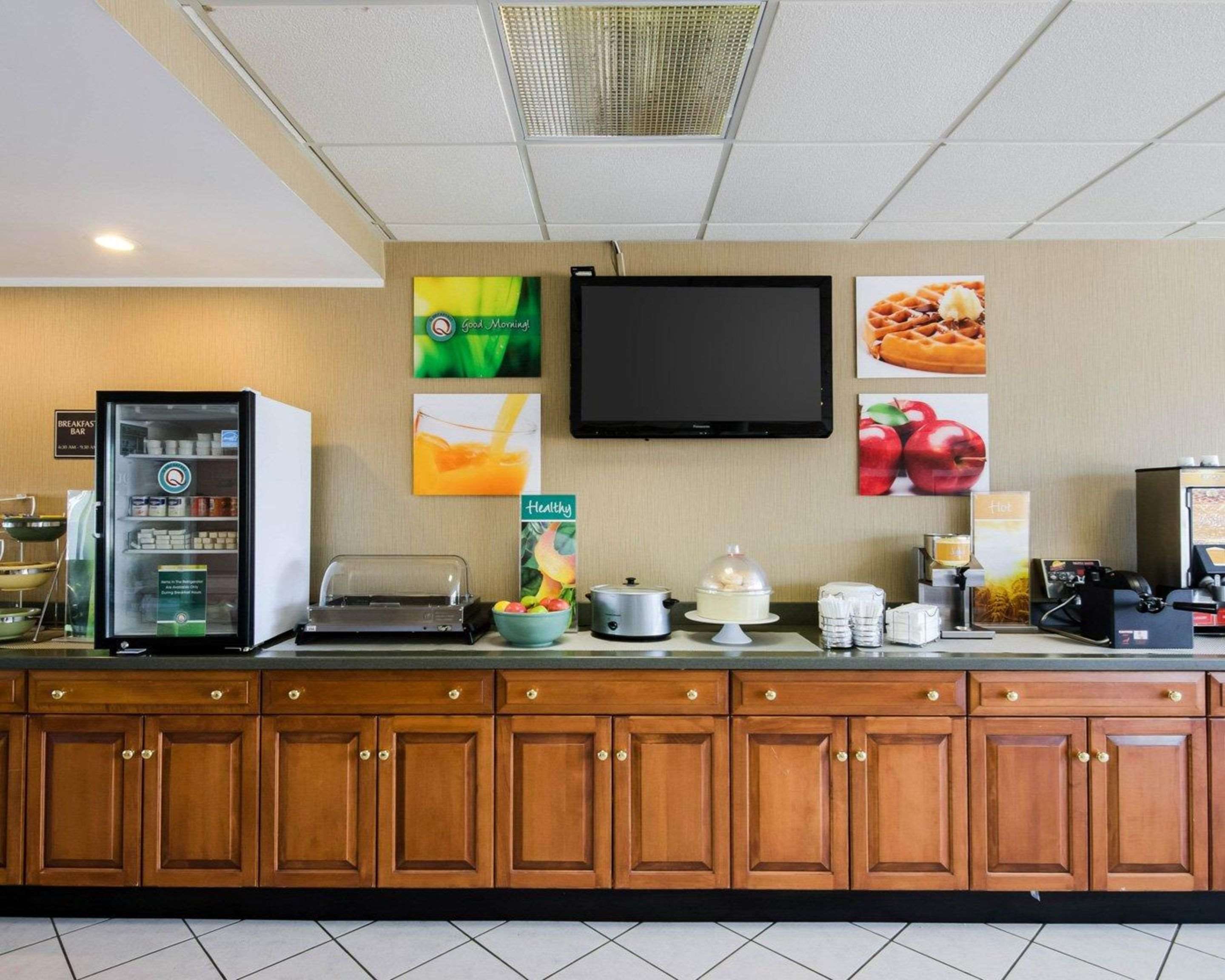 Free hot breakfast