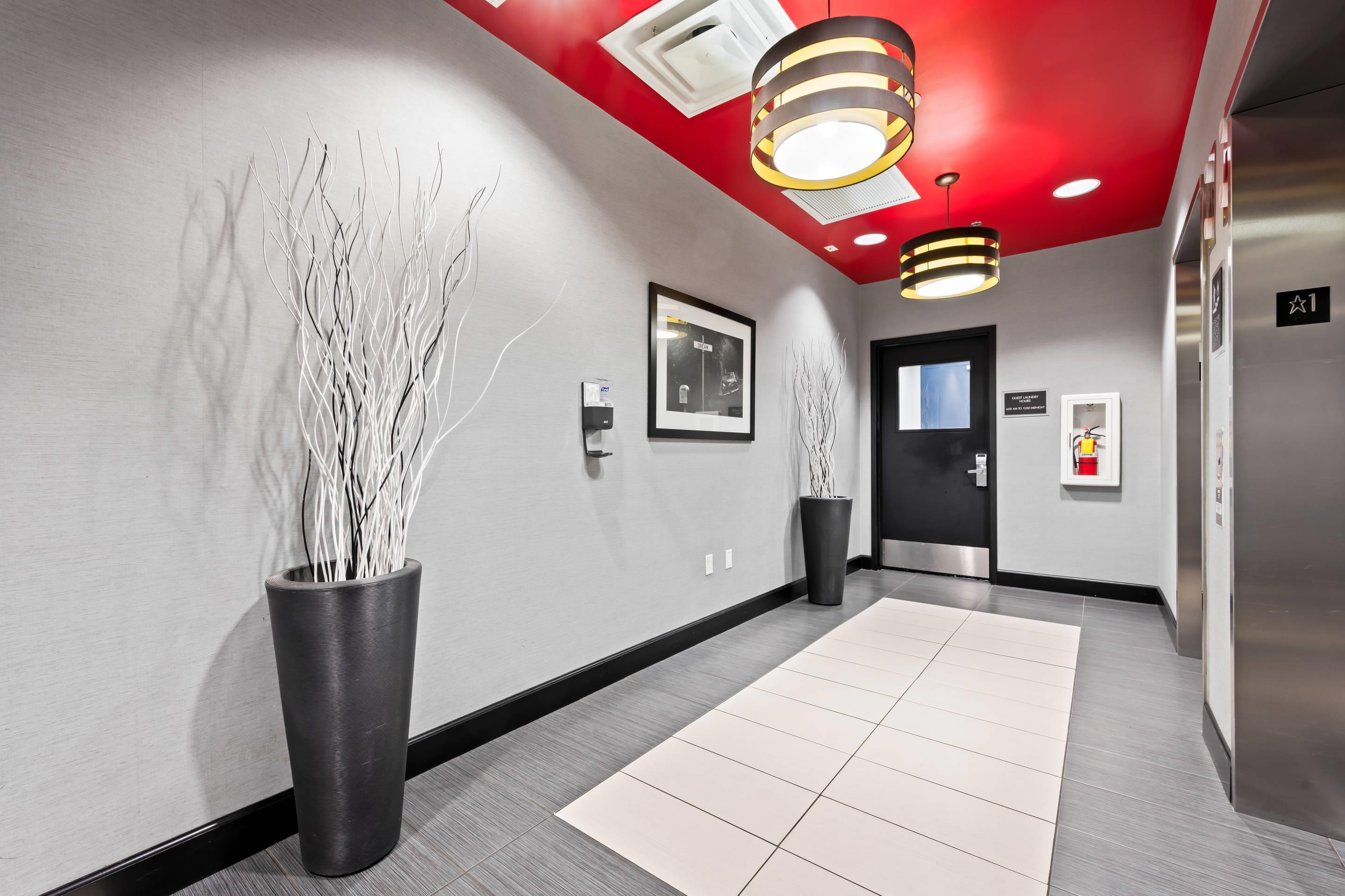 Hotel lobby | Comfort Suites Williamsburg Historic Area
