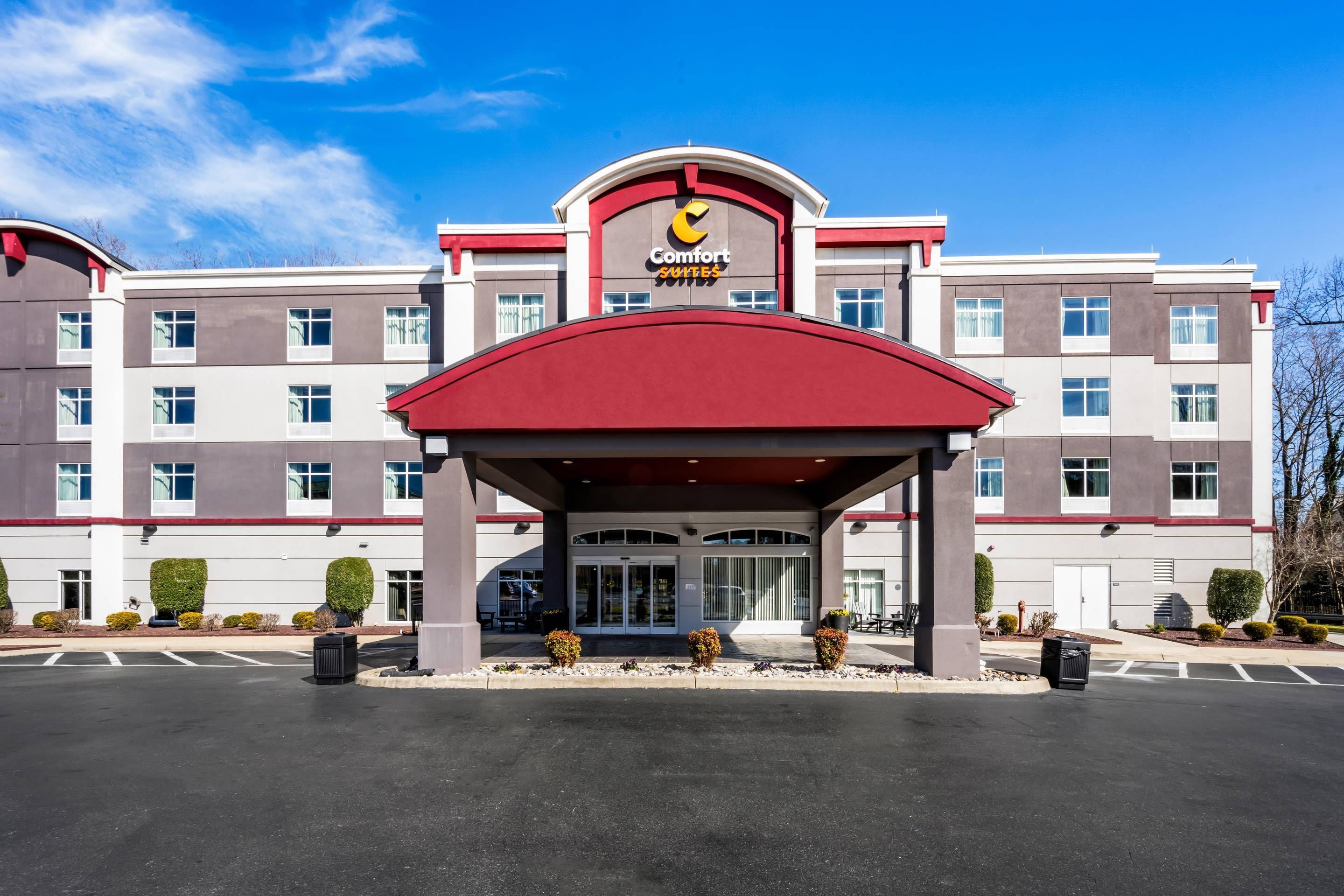 Hotel exterior | Comfort Suites Williamsburg Historic Area