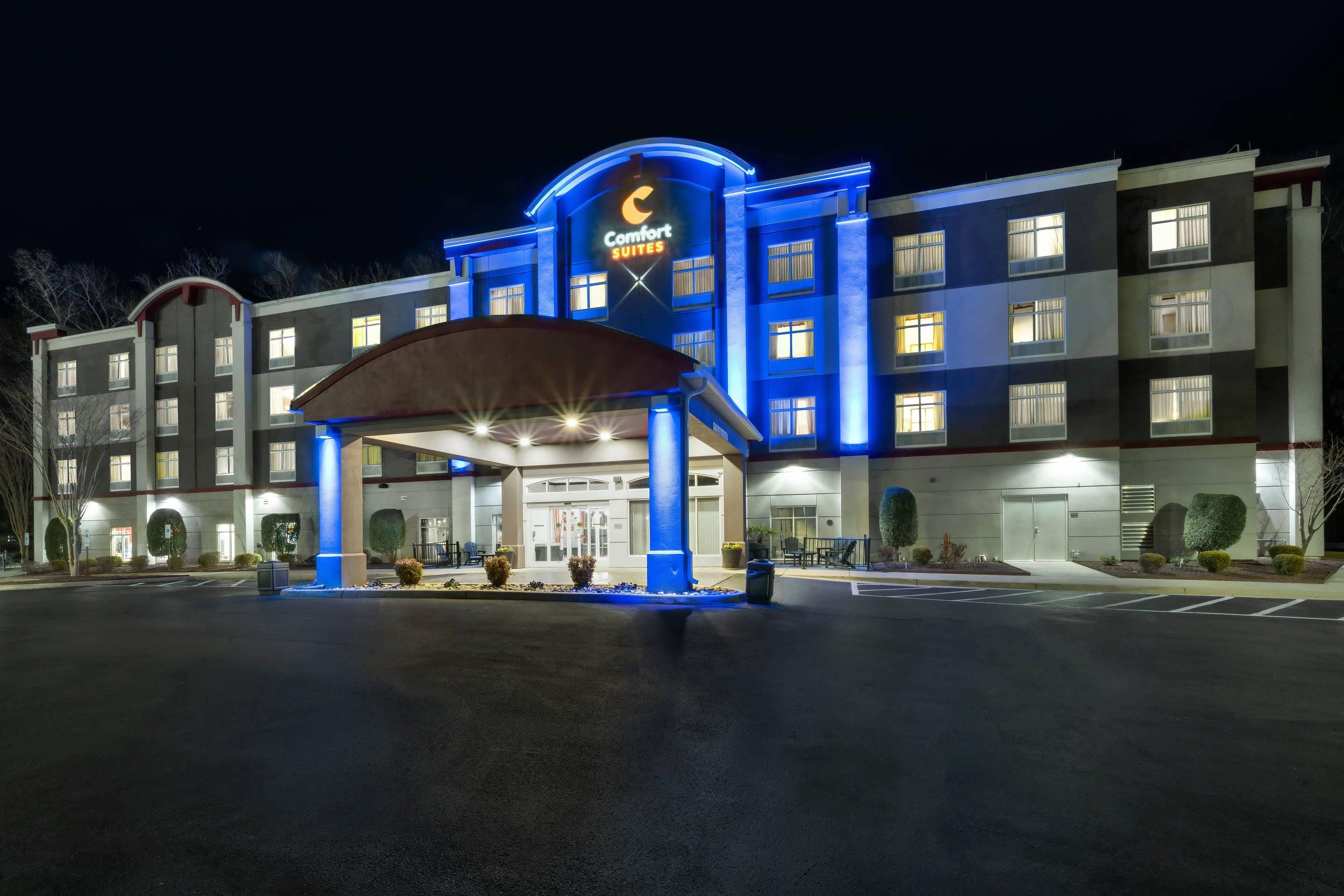 Hotel exterior | Comfort Suites Williamsburg Historic Area
