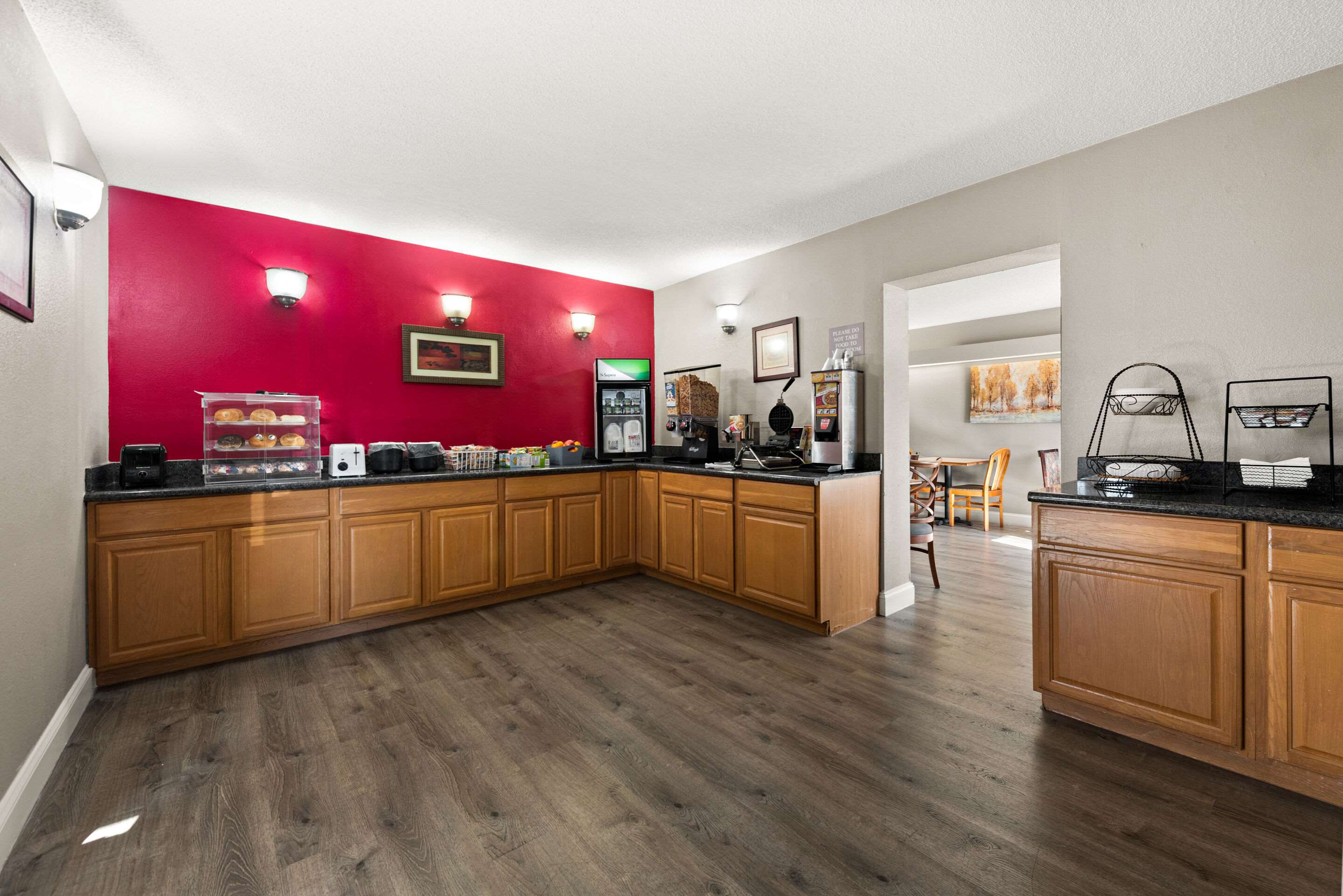 Breakfast counter | Rodeway Inn
