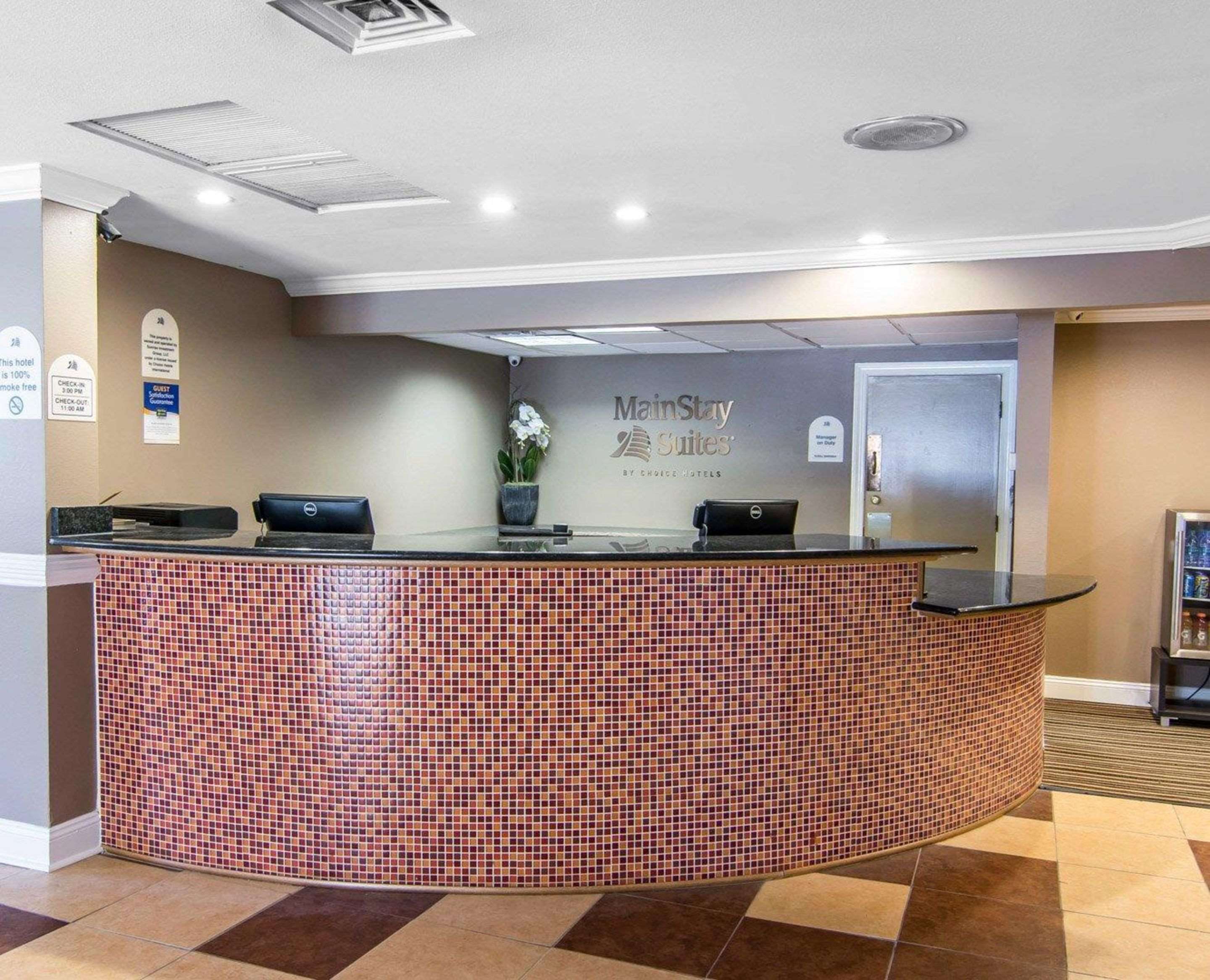 Front desk | MainStay Suites Williamsburg I-64