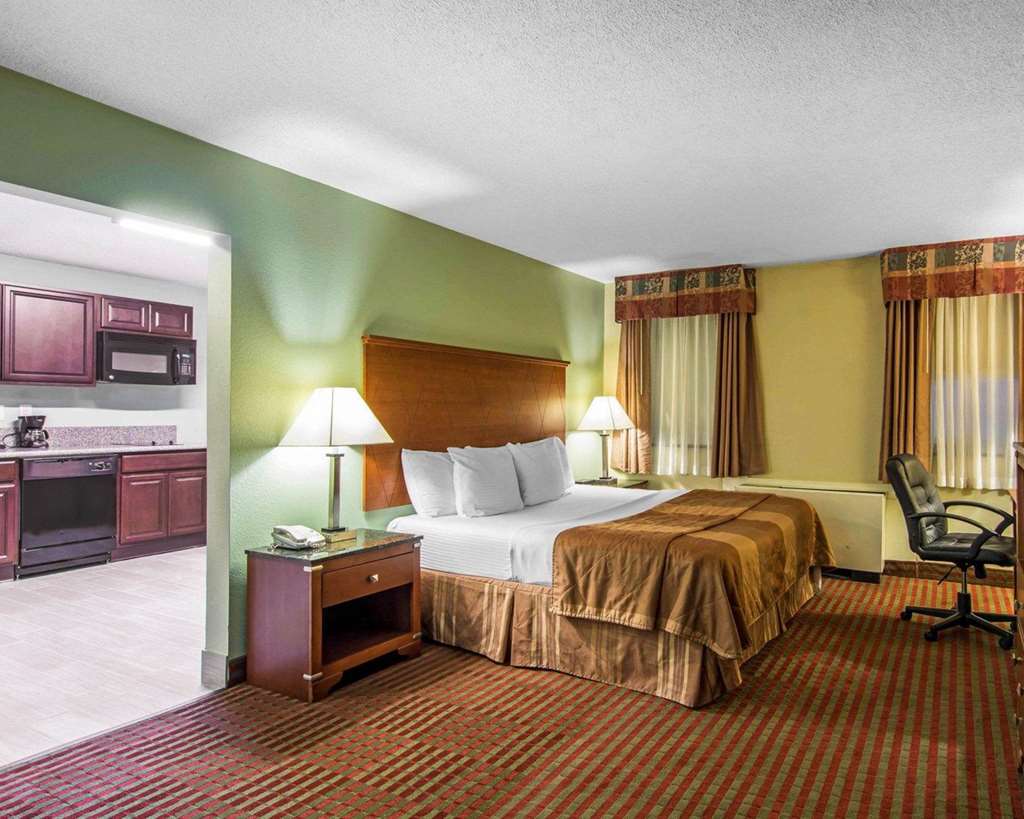 MAINSTAY SUITES WILLIAMSBURG HISTOR-guestroom-Guest Room,Suite,On-Site.jpg