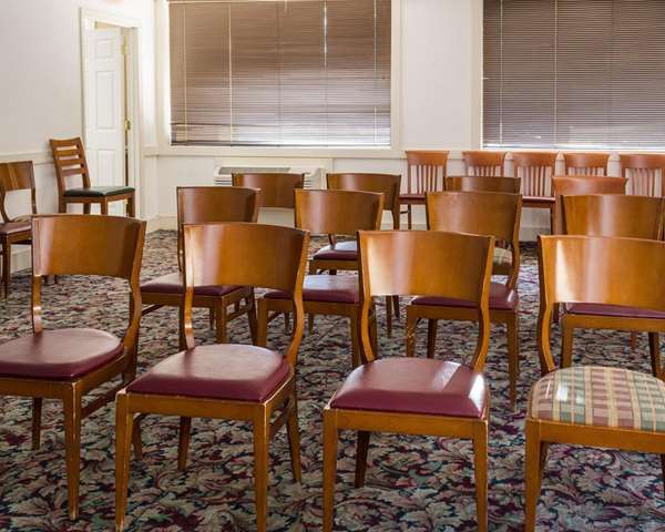  - Rodeway Inn Colonial Heights - I-95, Exit 58