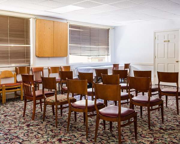  - Rodeway Inn Colonial Heights - I-95, Exit 58