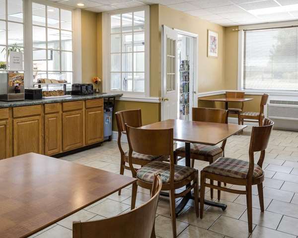 Amenities - Rodeway Inn Colonial Heights - I-95, Exit 58