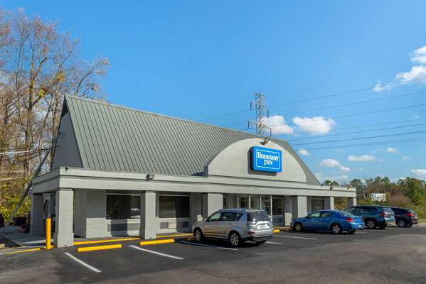 Exterior view - Rodeway Inn Colonial Heights - I-95, Exit 58