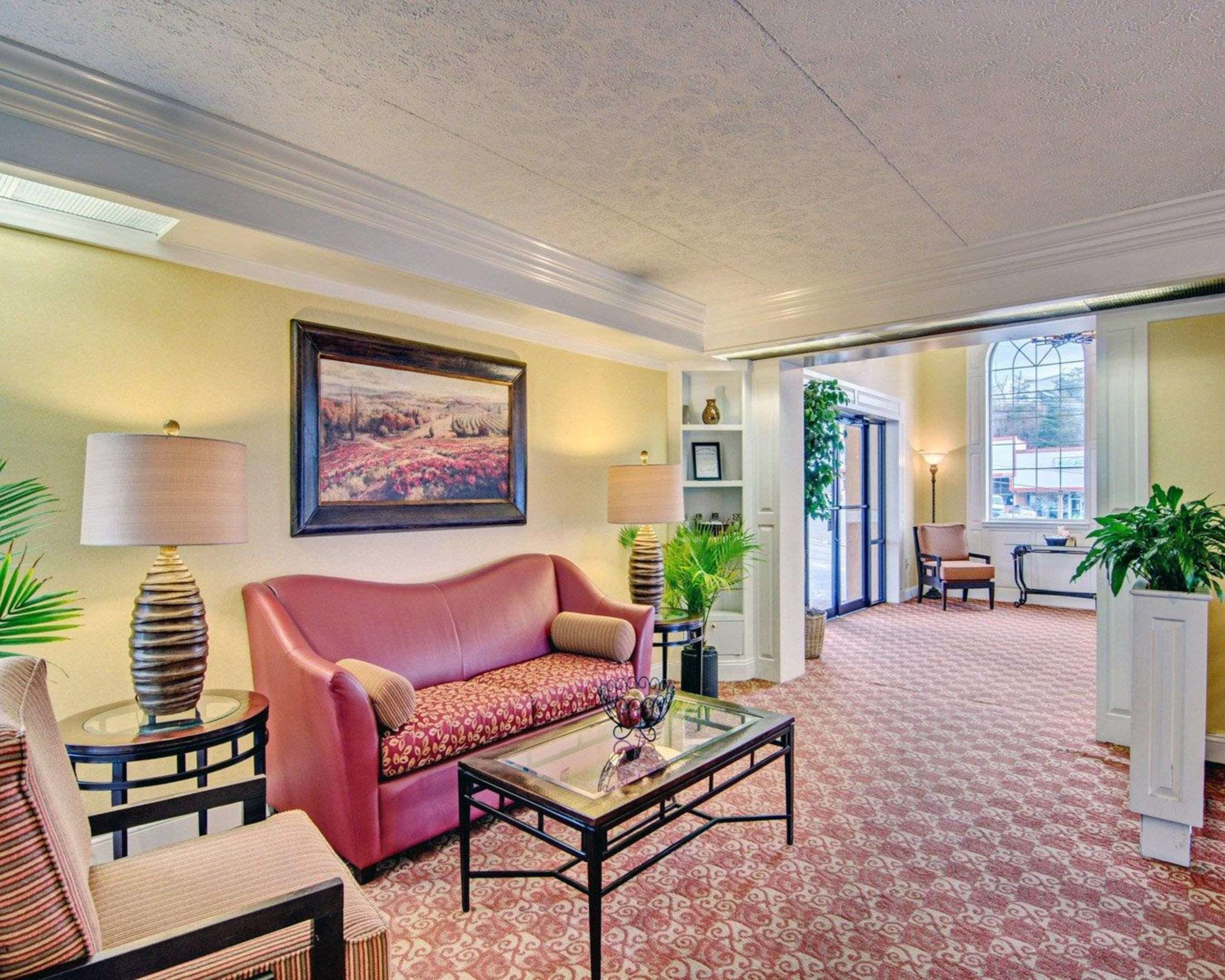 Spacious lobby with sitting area | Quality Inn near Martinsville Speedway