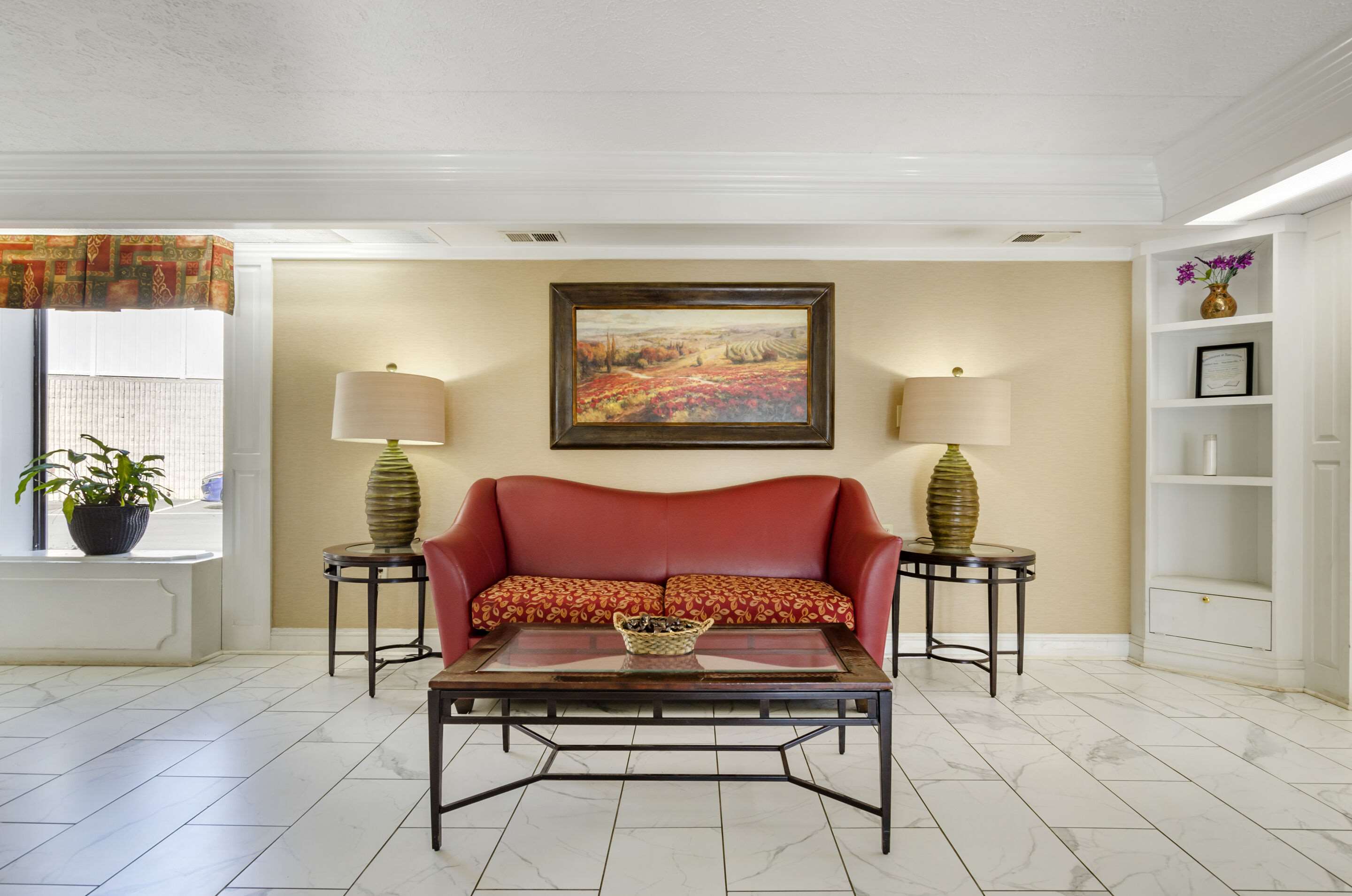 Lobby with sitting area | Quality Inn near Martinsville Speedway