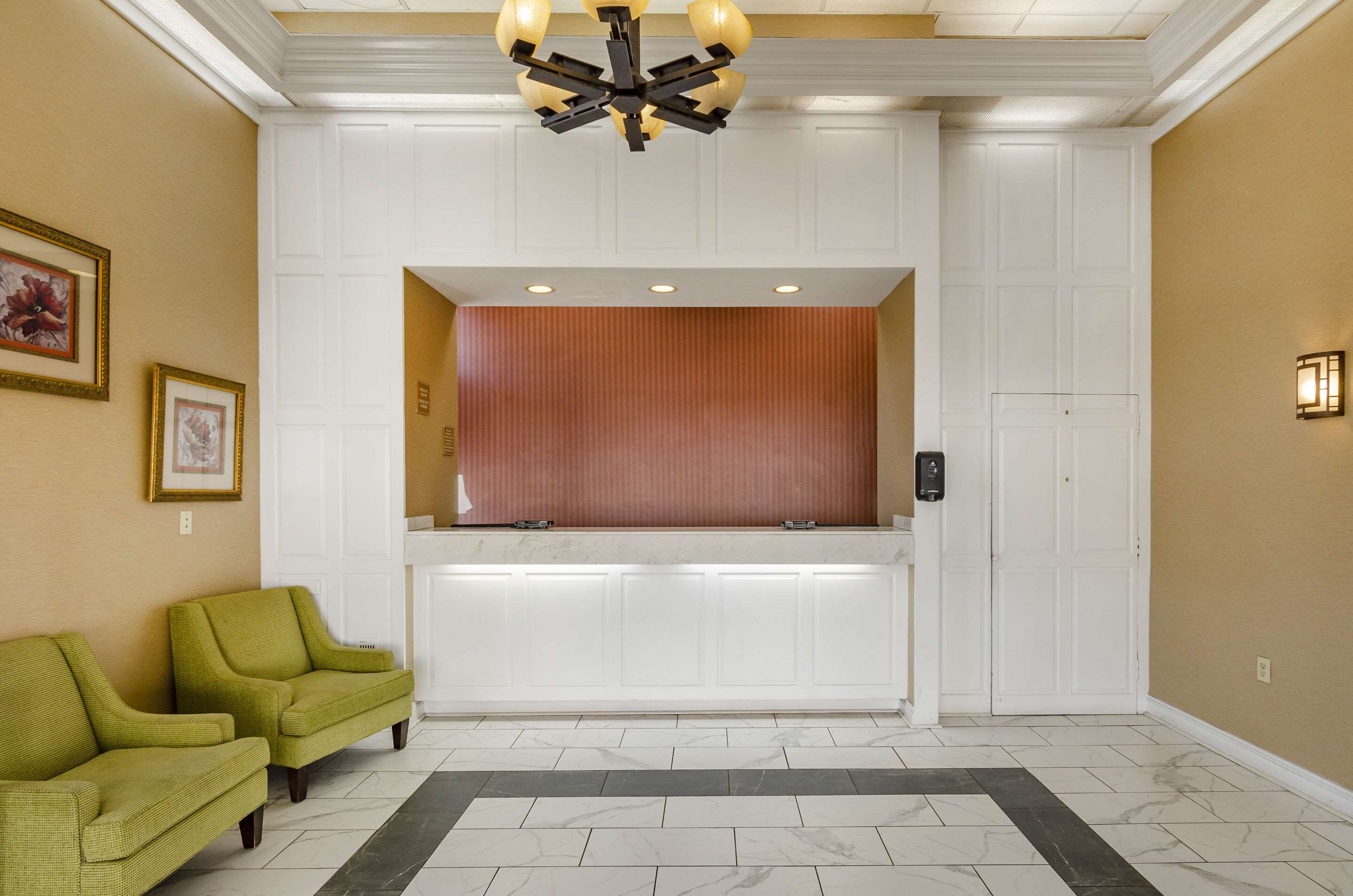 Front desk with friendly staff | Quality Inn near Martinsville Speedway