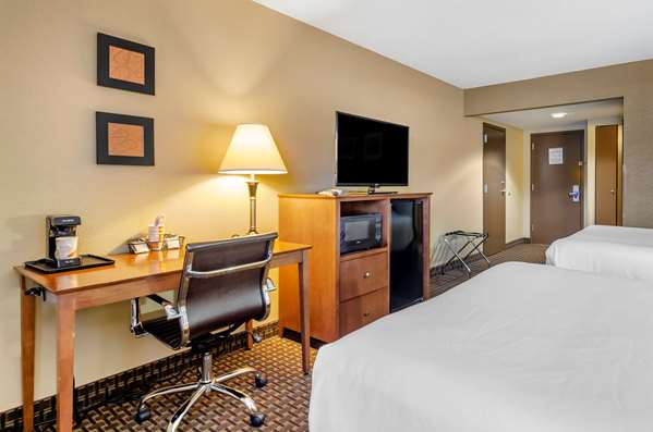 - Comfort Inn & Suites Raphine - I-64 & I-81, Exit 205
