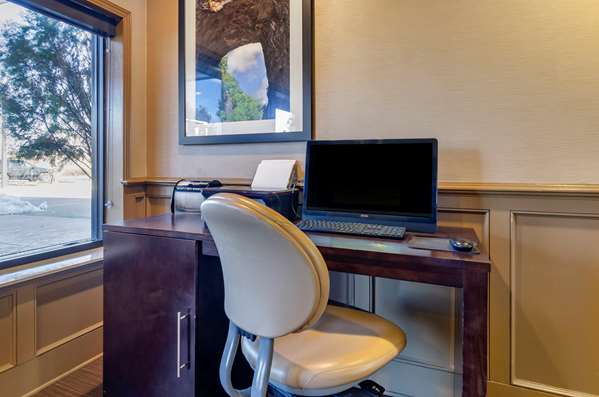 Conference Area - Comfort Inn & Suites Raphine - I-64 & I-81, Exit 205