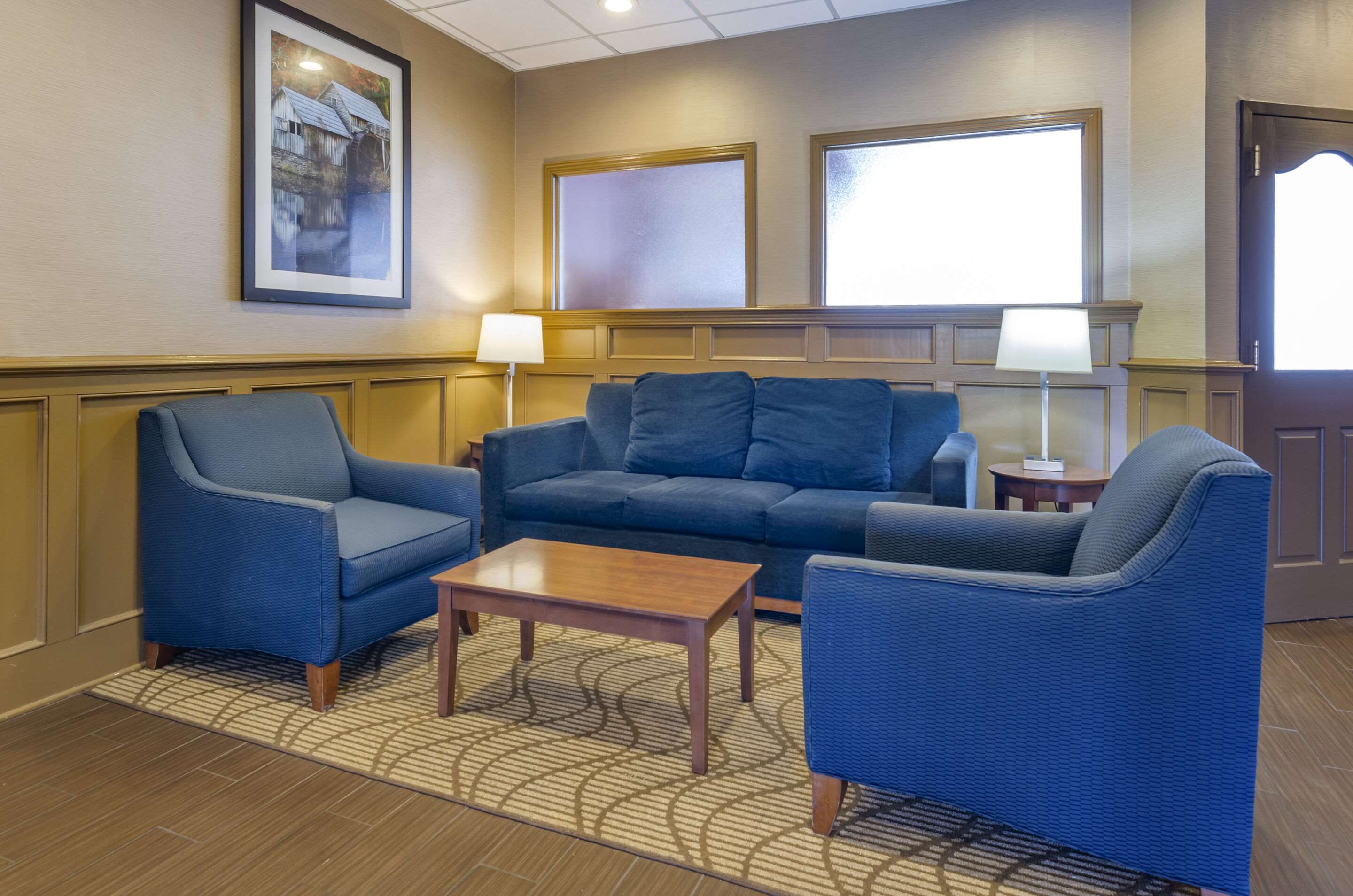 Lobby with sitting area